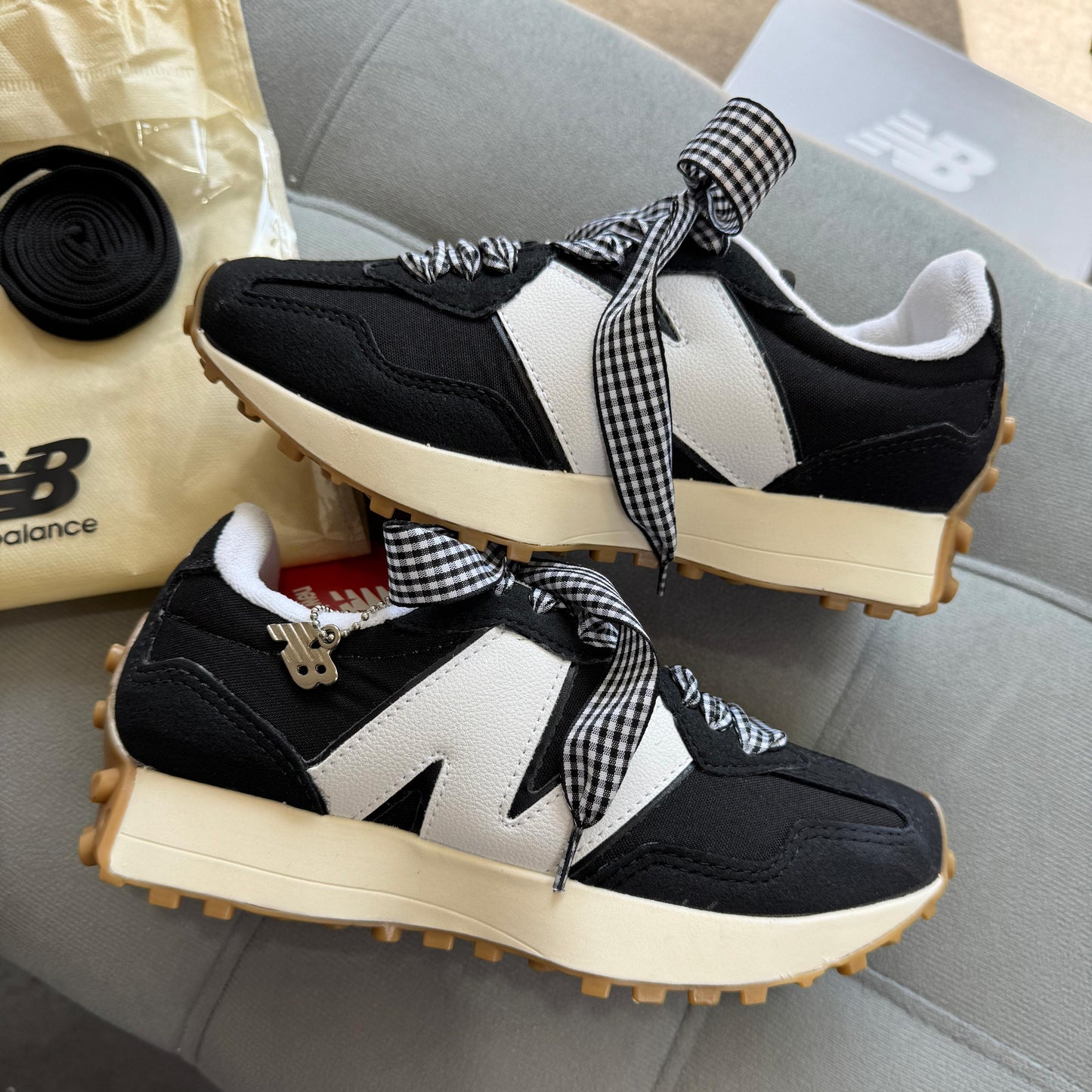 Tênis New Balance 327 Black Vegan Vintage Prime