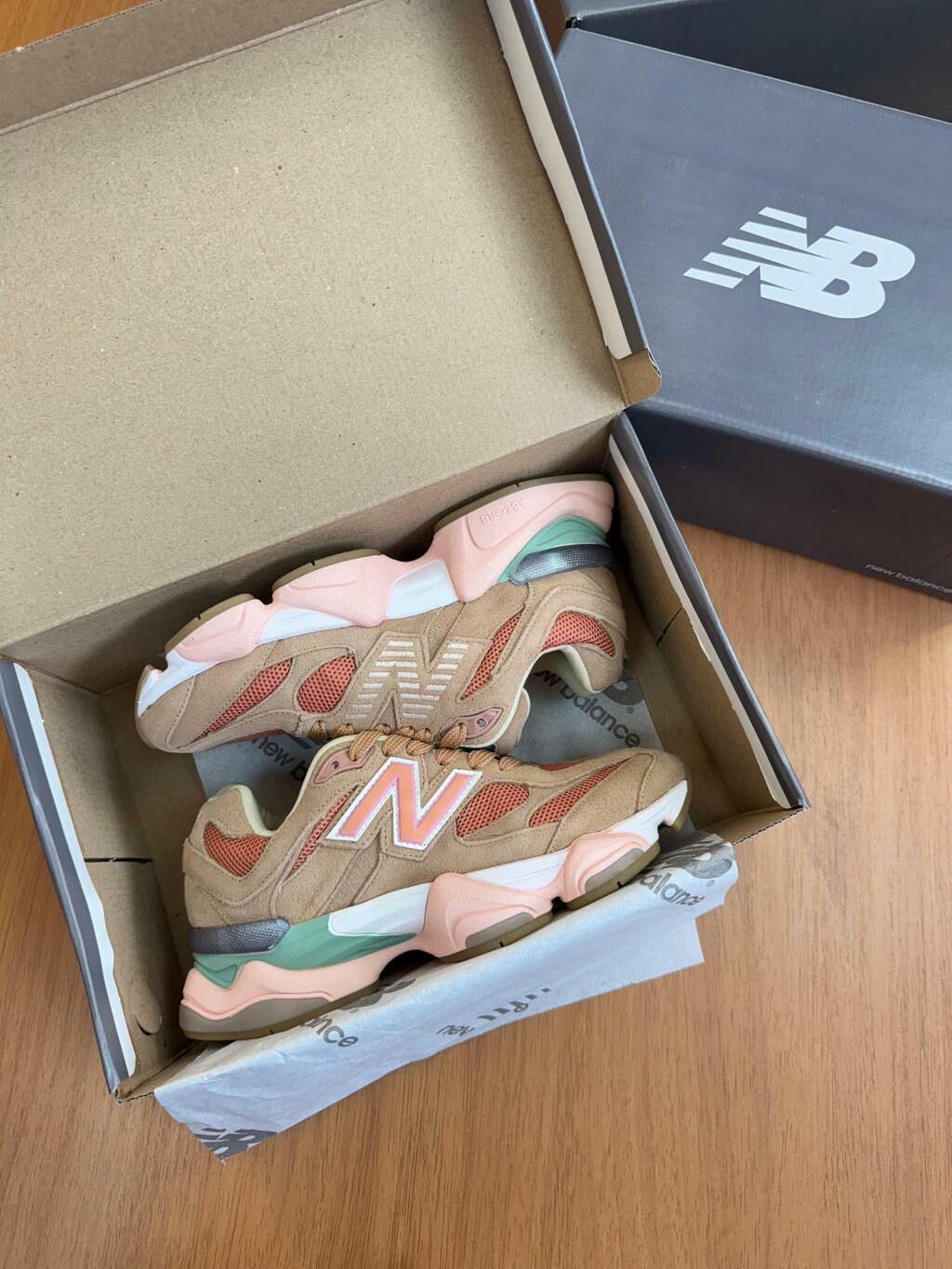 Tênis New Balance 9060 Sea Salt Colorway Couro Legítimo