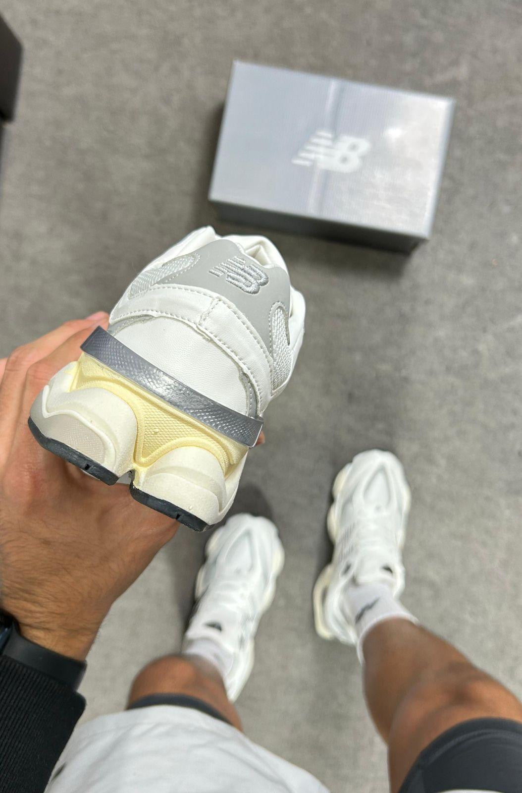 Tênis New Balance 9060 Sea Salt Branco Masculino Couro Legítimo