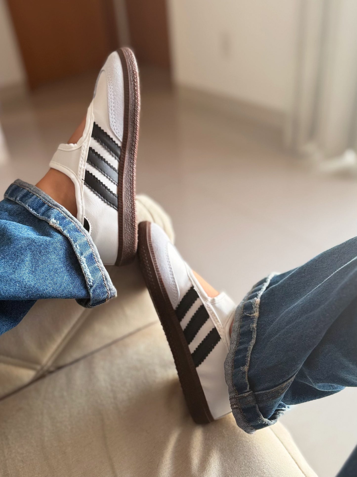 Sapatilha Adidas Samba Mary Jane Flat Branco e Preto Premium