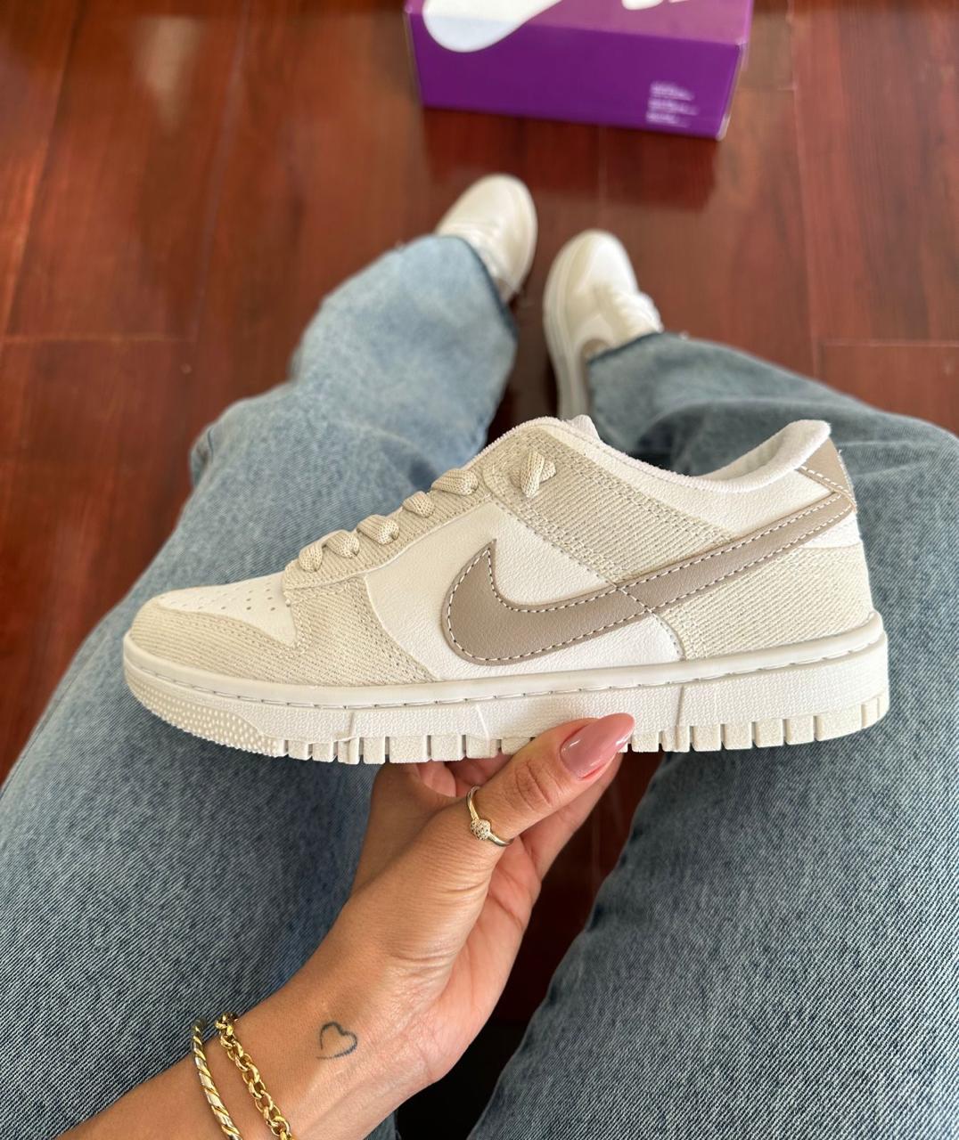 Tênis Nike Dunk Branco Off Glíter