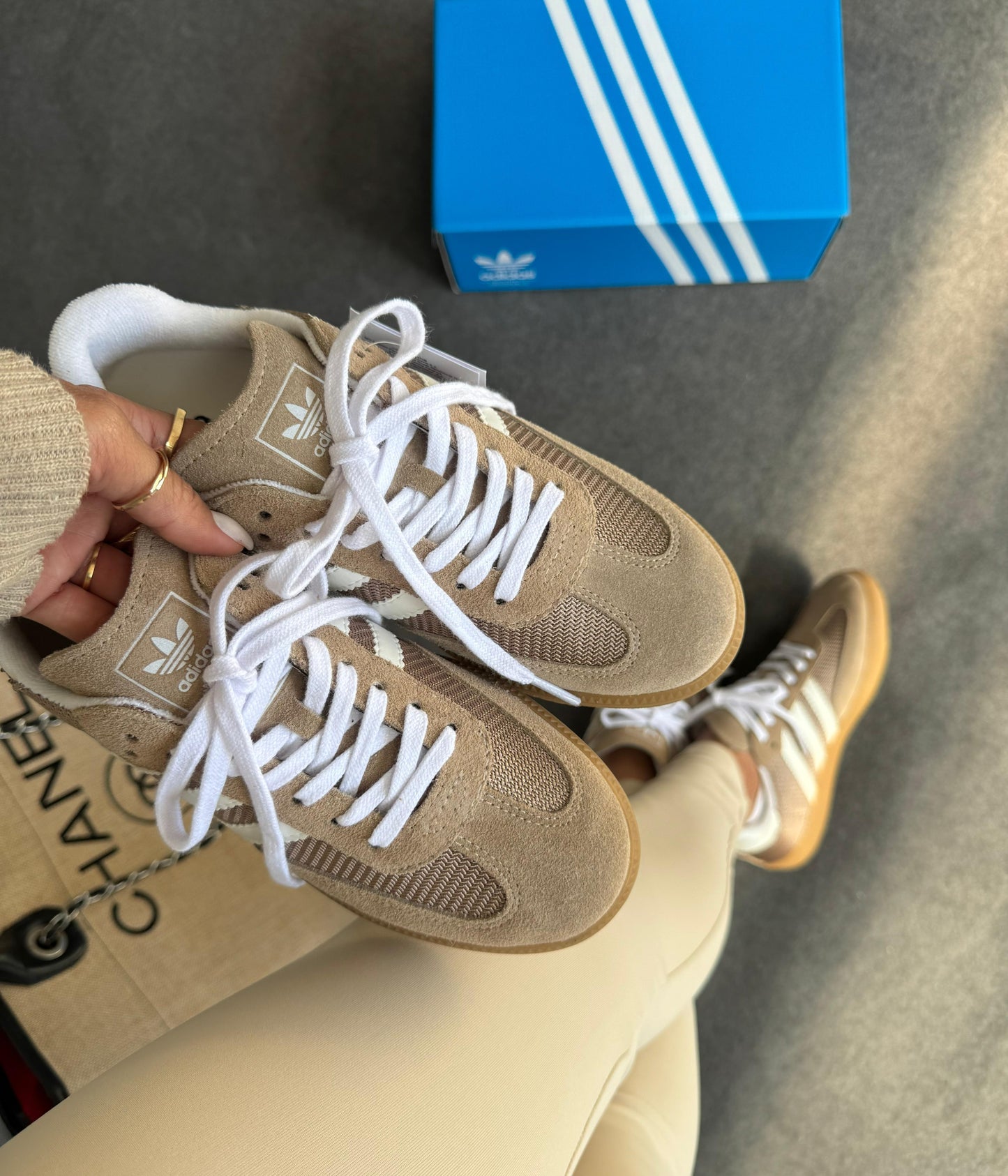 Tênis Adidas Samba OG Palha Tricô em Couro Legítimo