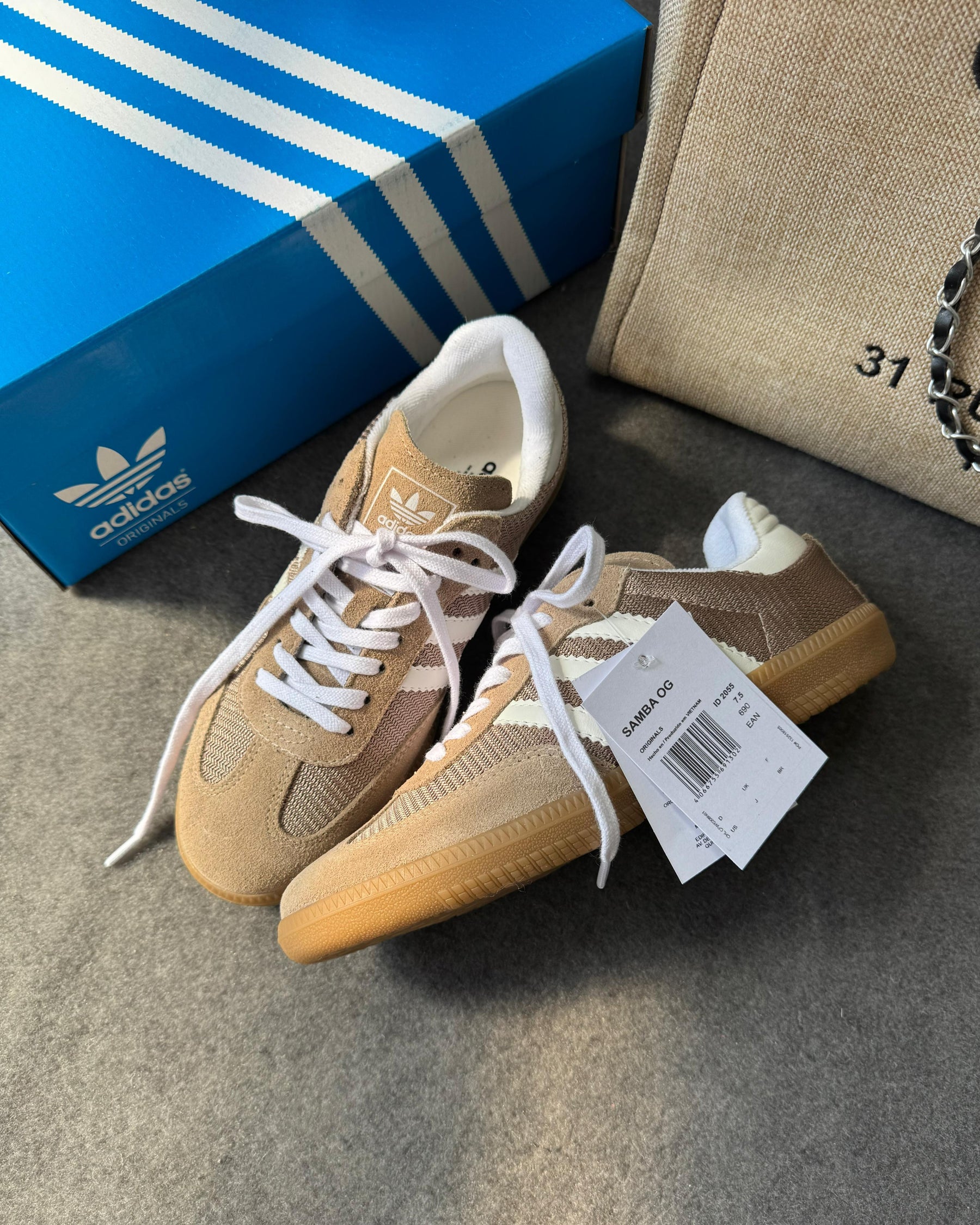 Tênis Adidas Samba OG Palha Tricô em Couro Legítimo