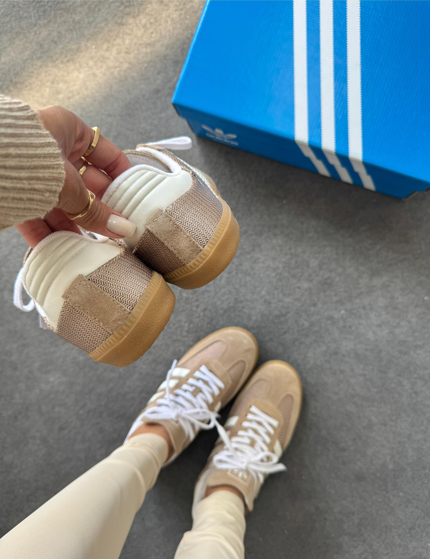Tênis Adidas Samba OG Palha Tricô em Couro Legítimo