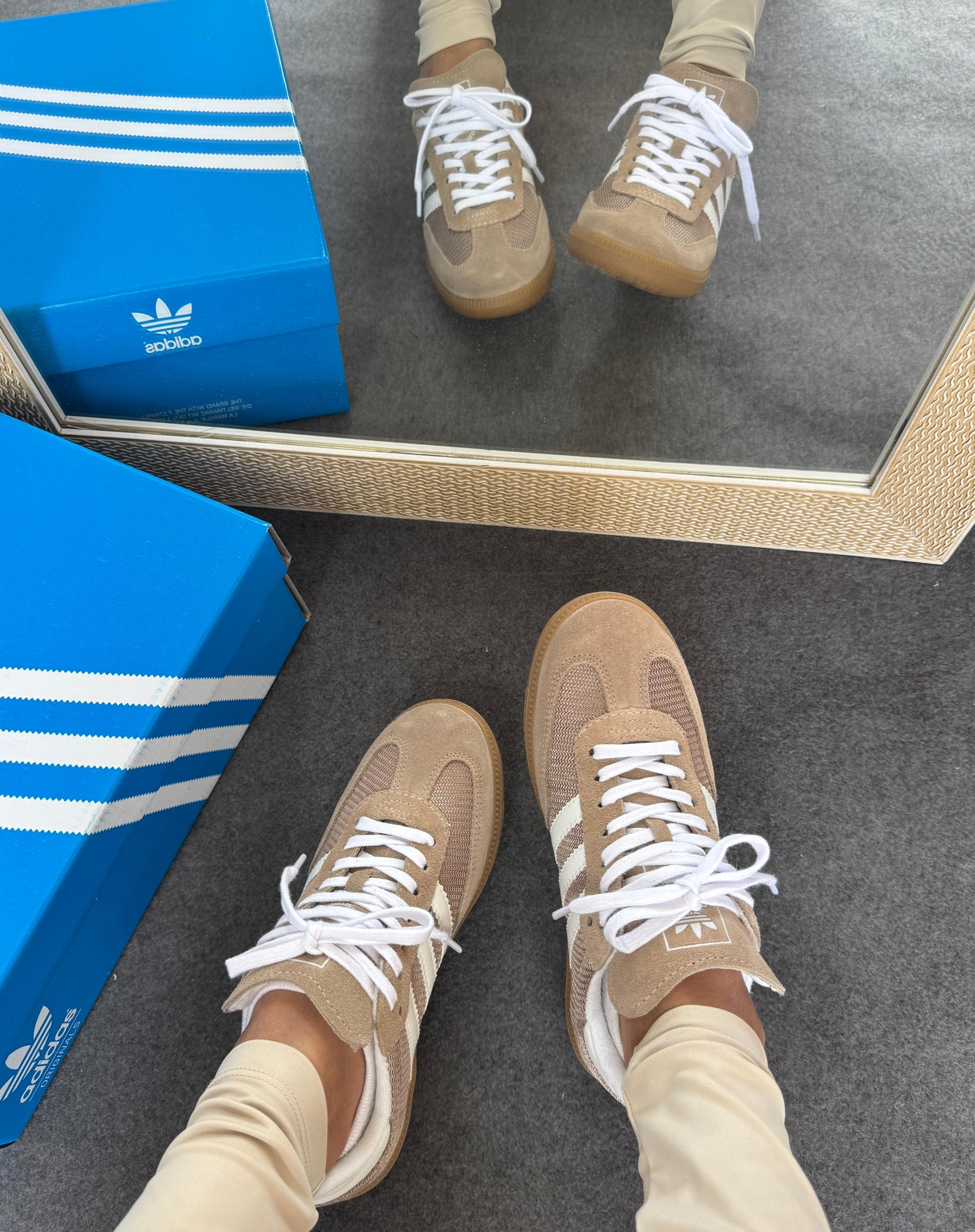 Tênis Adidas Samba OG Palha Tricô em Couro Legítimo