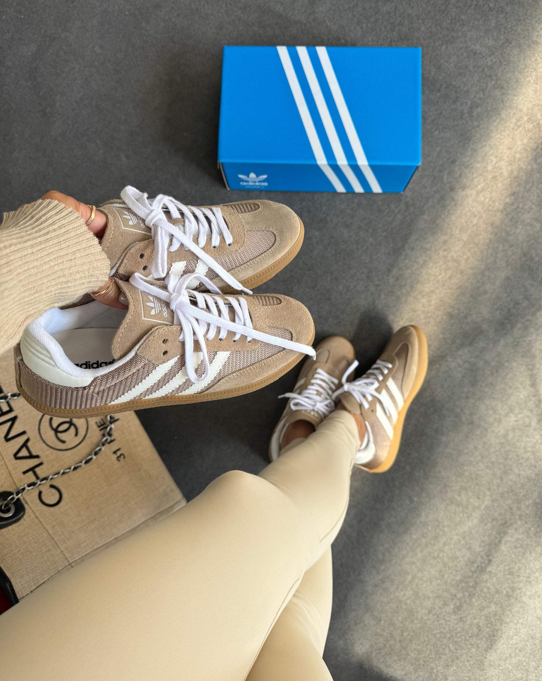 Tênis Adidas Samba OG Palha Tricô em Couro Legítimo
