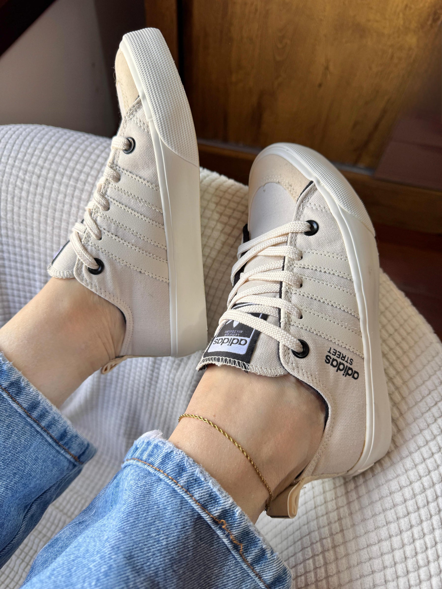 Tênis Adidas Street Vanilla Premium