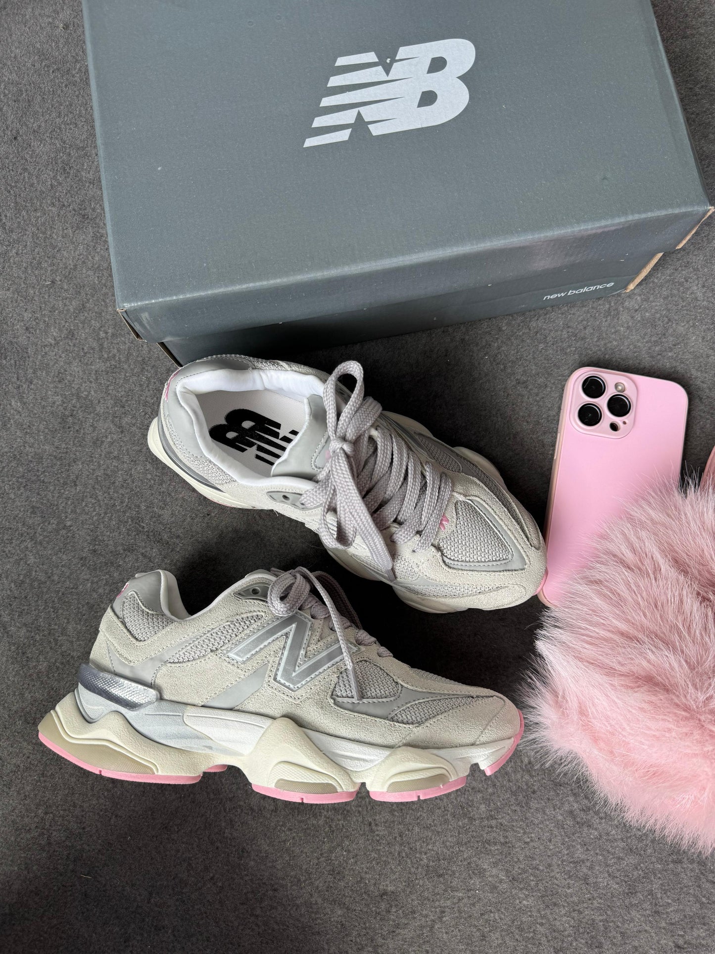Tênis New Balance 9060 Danone Couro Legítimo