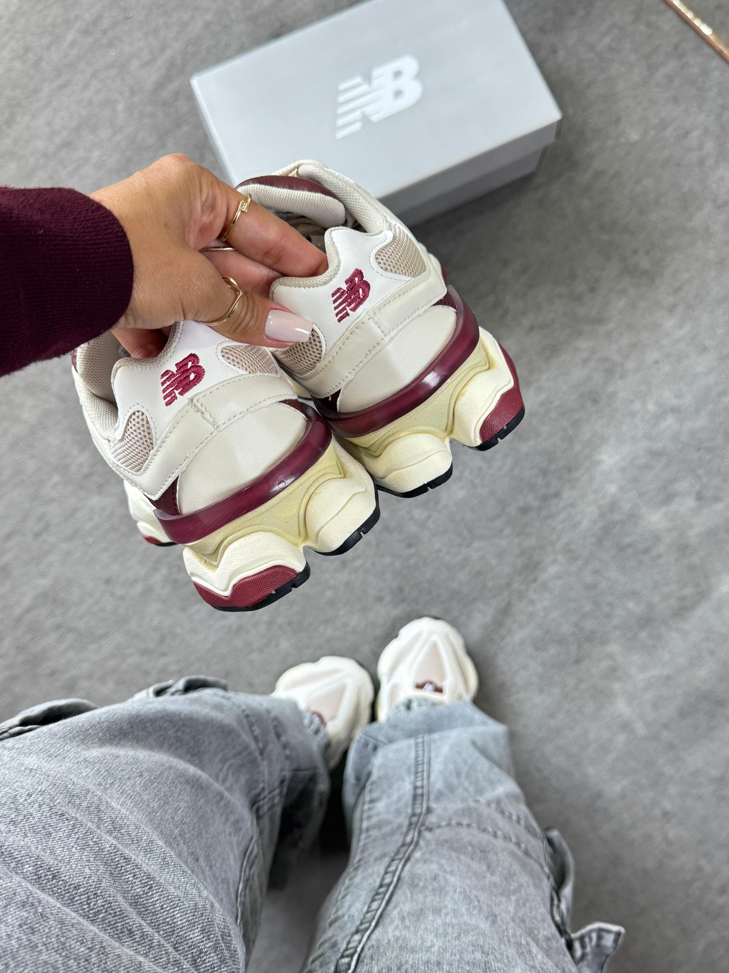 Tênis New Balance 9060 Sea Salt Vanilla Bordo Couro Legítimo