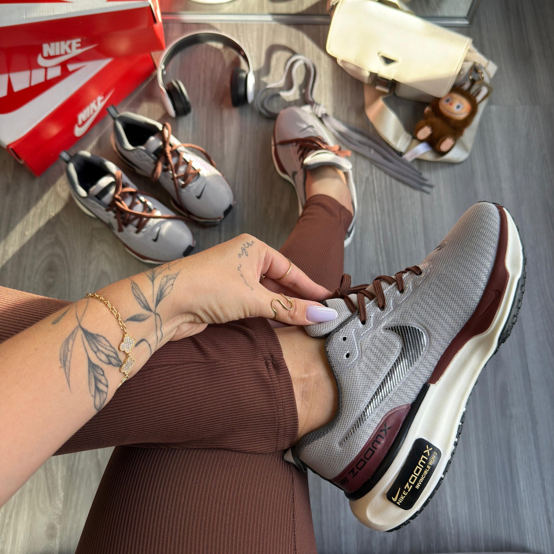 Tênis Nike Zoom X Invincible 3 Cinza e Marrom Premium