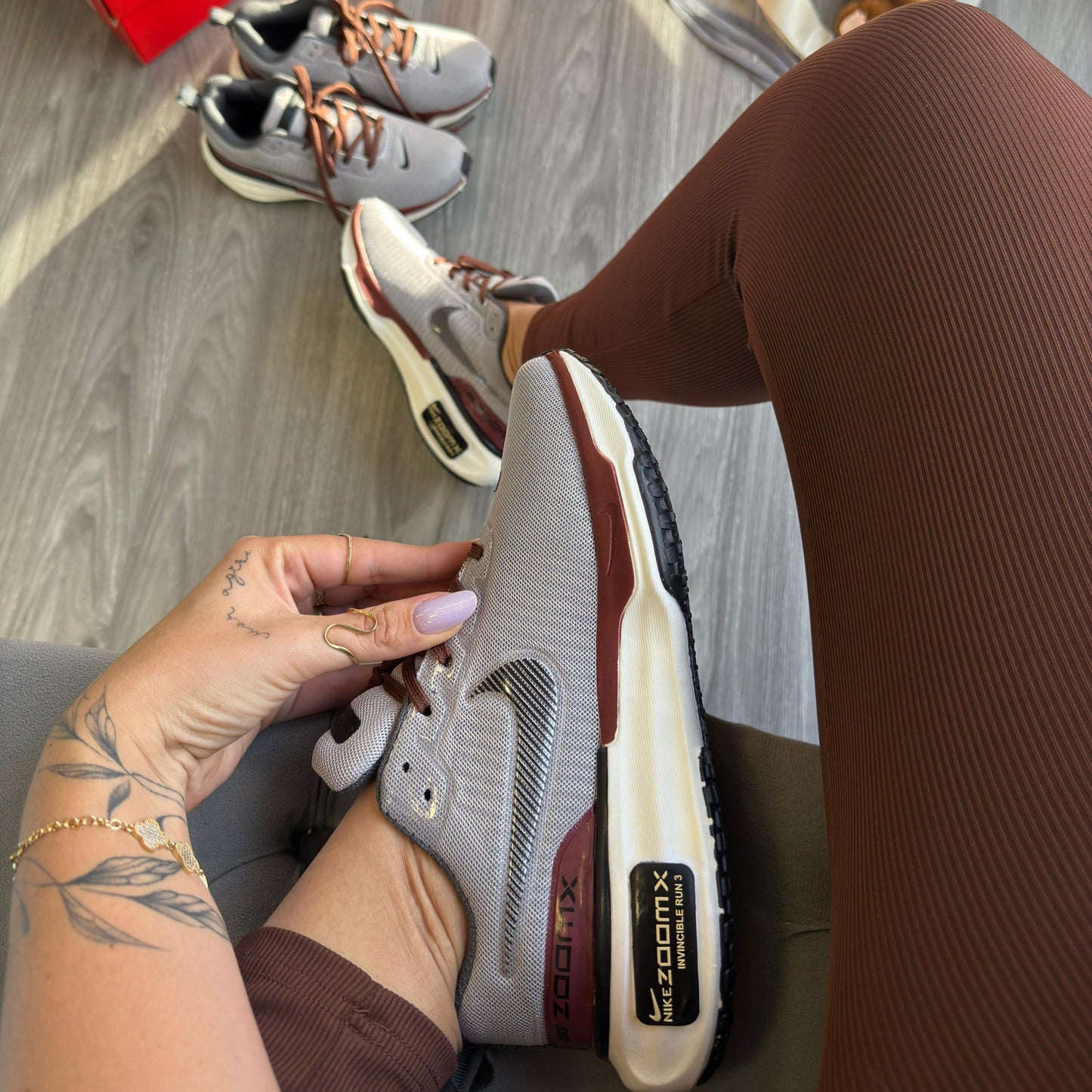 Tênis Nike Zoom X Invincible 3 Cinza e Marrom Premium
