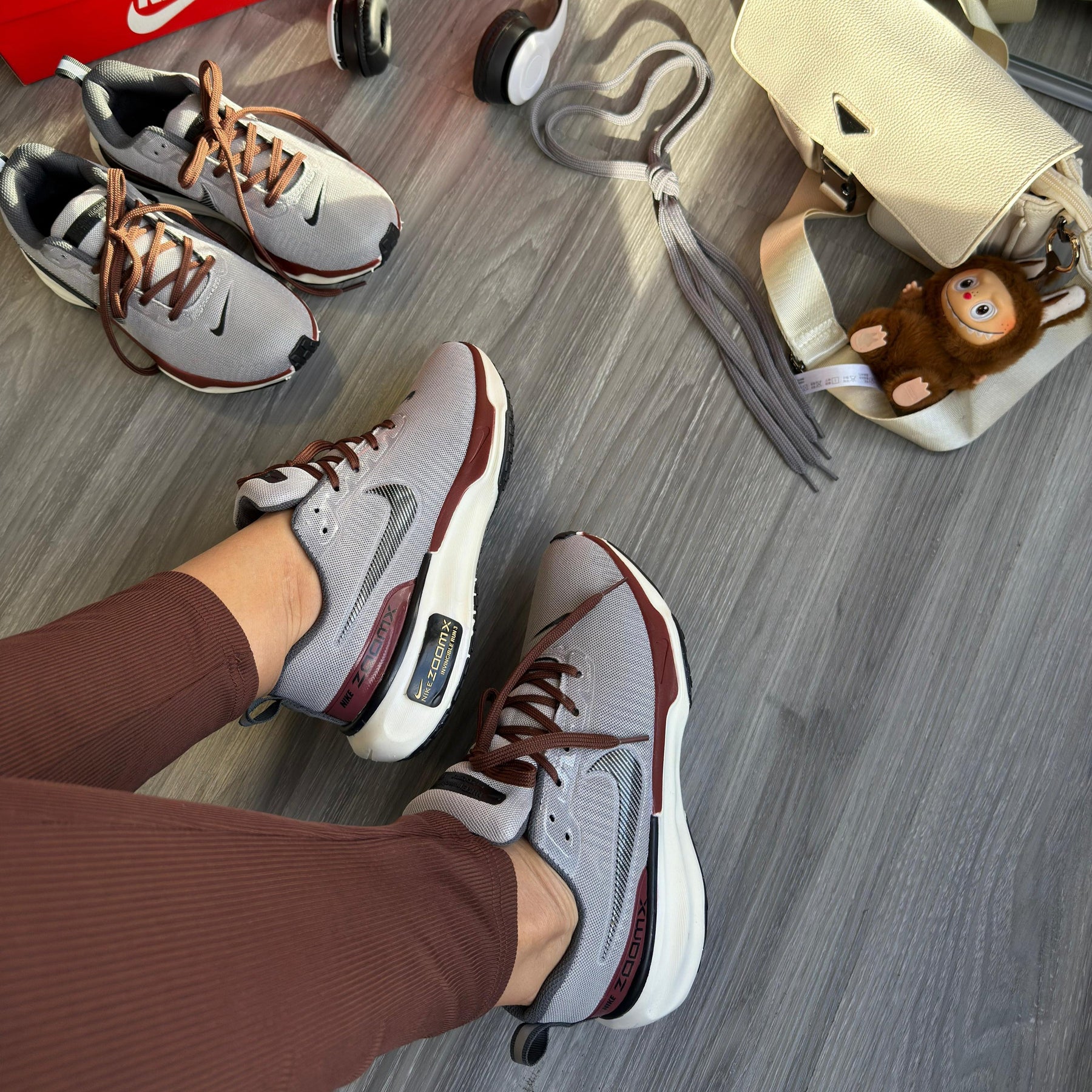 Tênis Nike Zoom X Invincible 3 Cinza e Marrom Premium