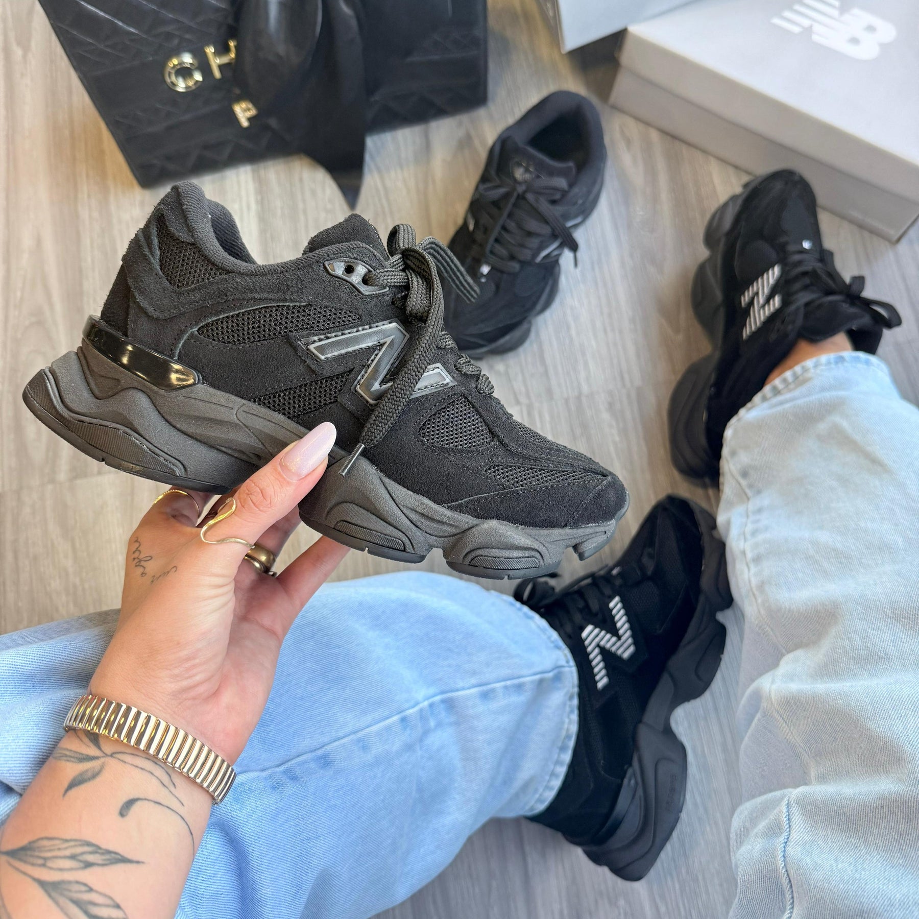 Tênis New Balance 9060 Sea Salt Preto Feminino Couro Legítimo