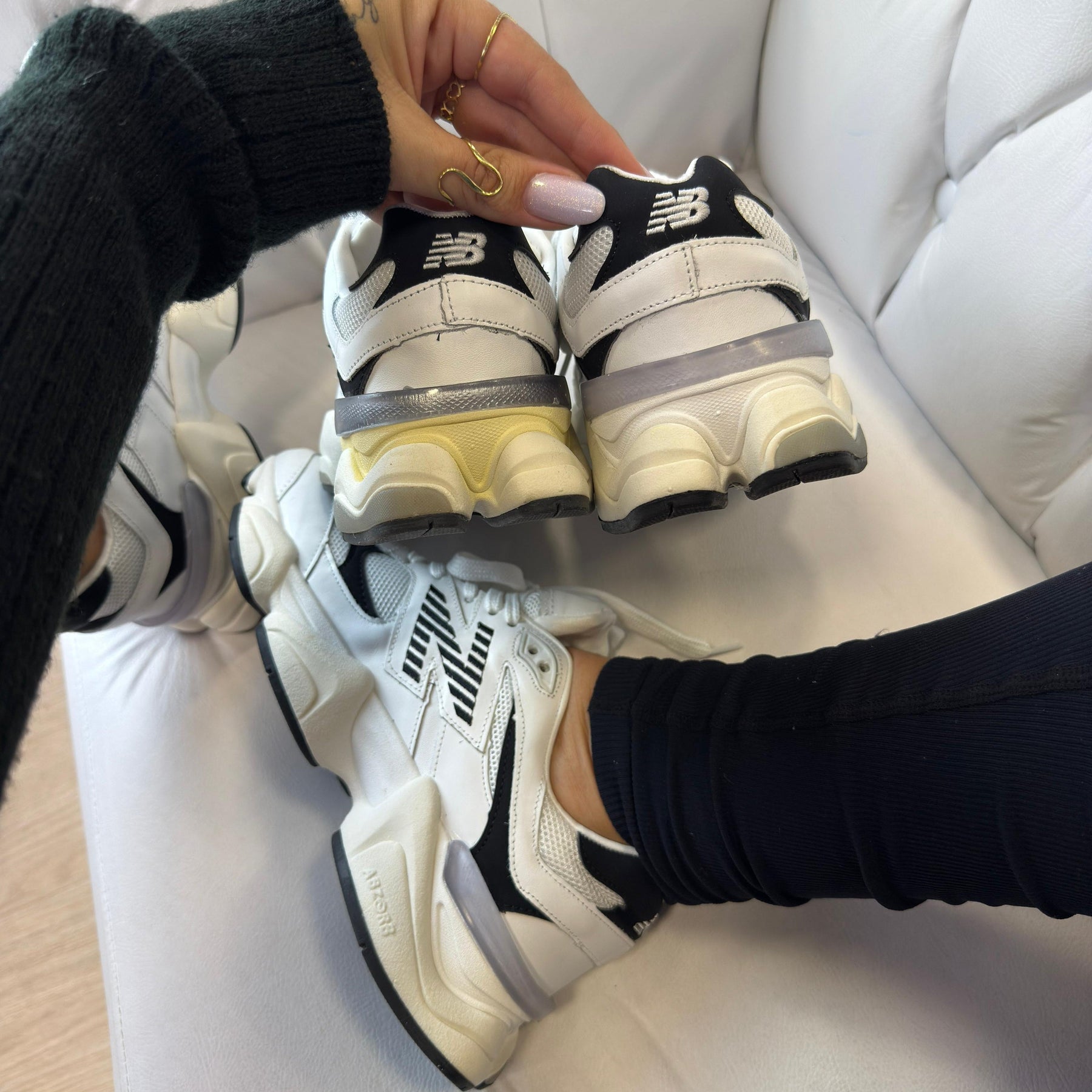Tênis New Balance 9060 Sea Salt Branco e Preto Feminino Couro Legítimo