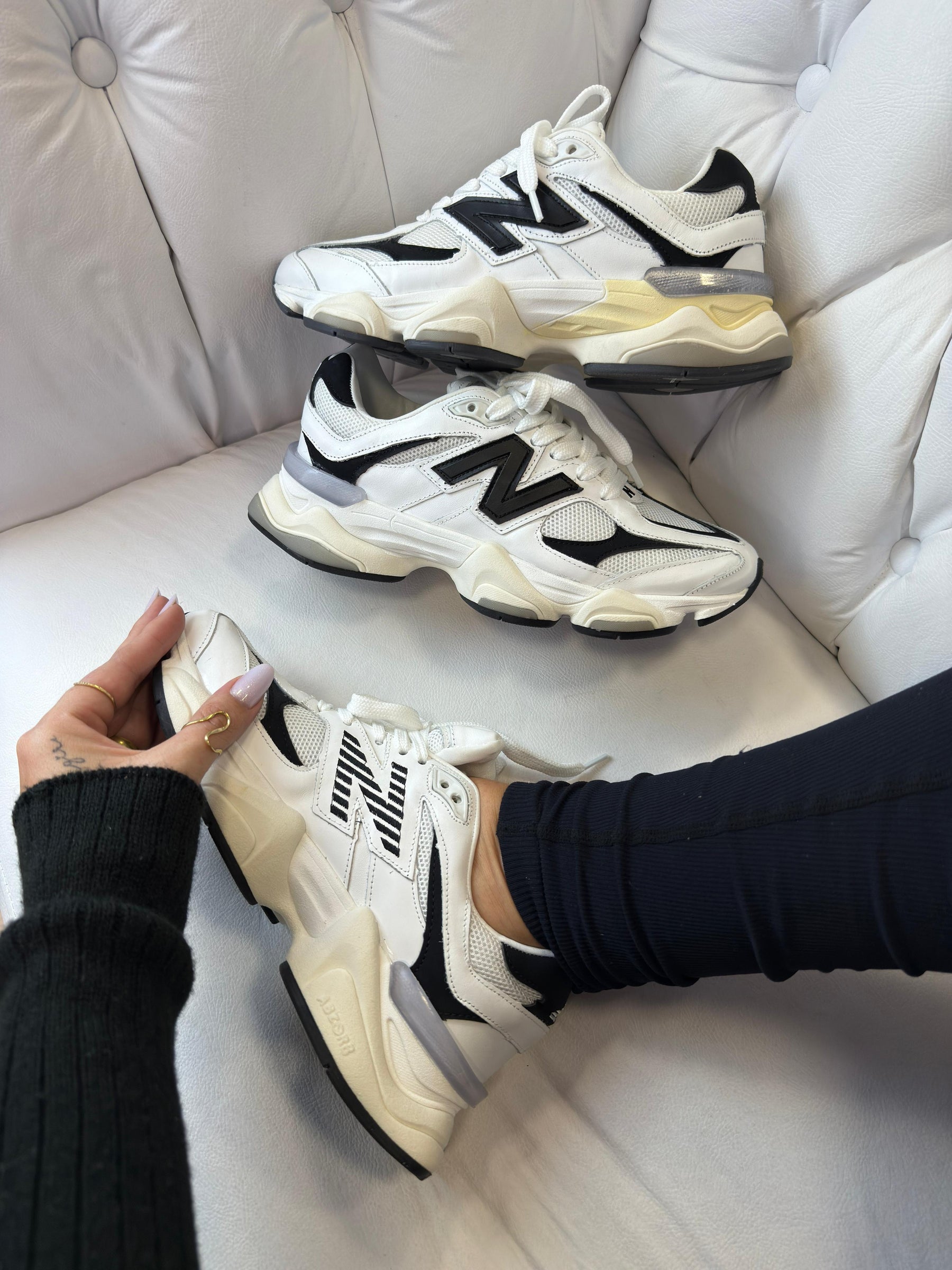 Tênis New Balance 9060 Sea Salt Branco e Preto Feminino Couro Legítimo