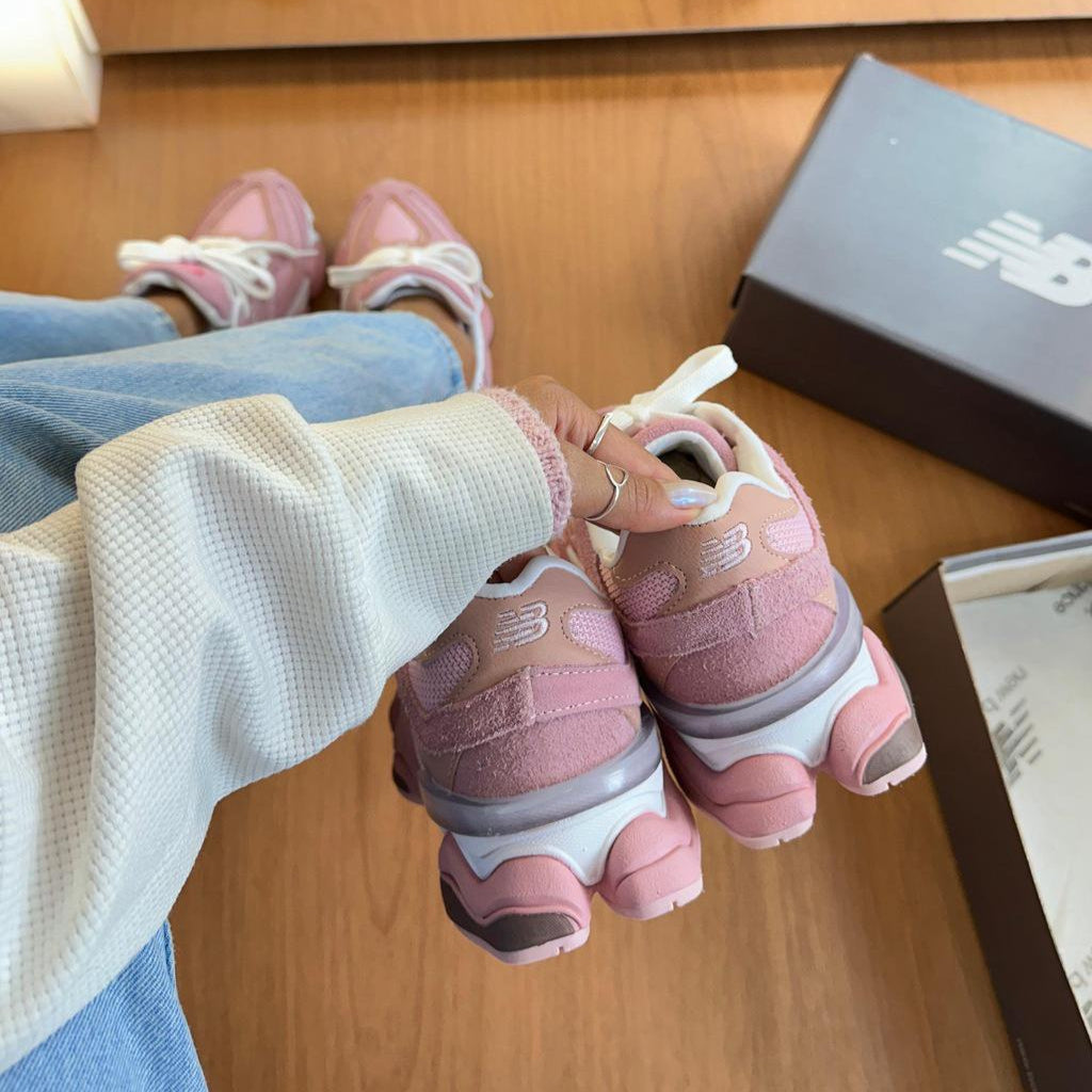 Tênis New Balance 9060 Sea Salt Rosa Flamingo Couro Legítimo