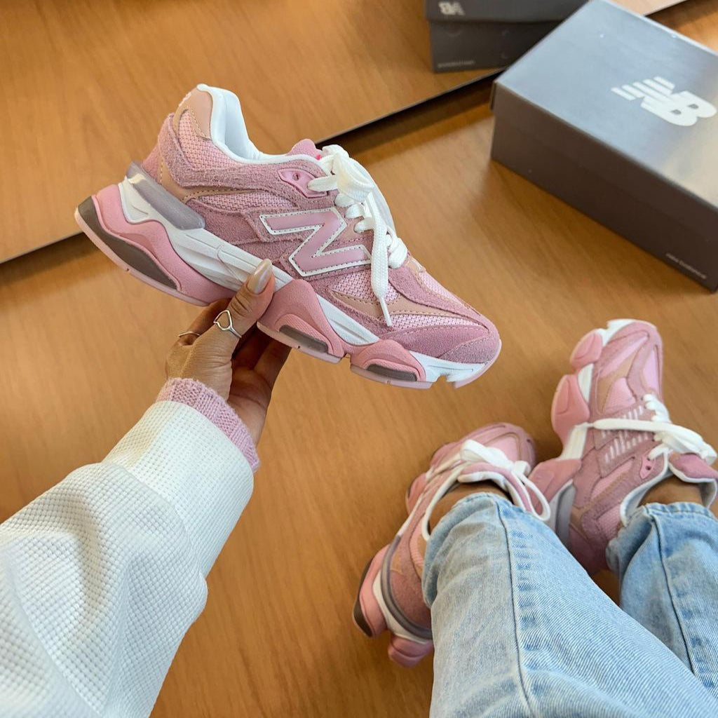 Tênis New Balance 9060 Sea Salt Rosa Flamingo Couro Legítimo