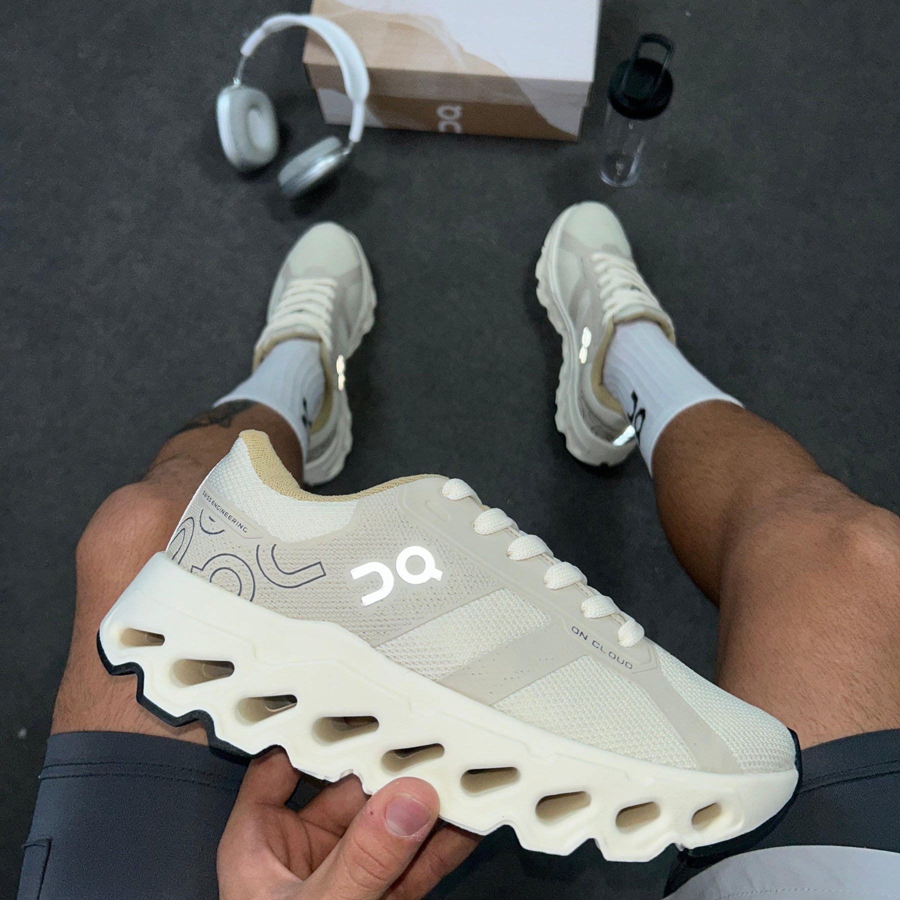 Tênis On Cloudtilt Off White Prime + Garrafinha