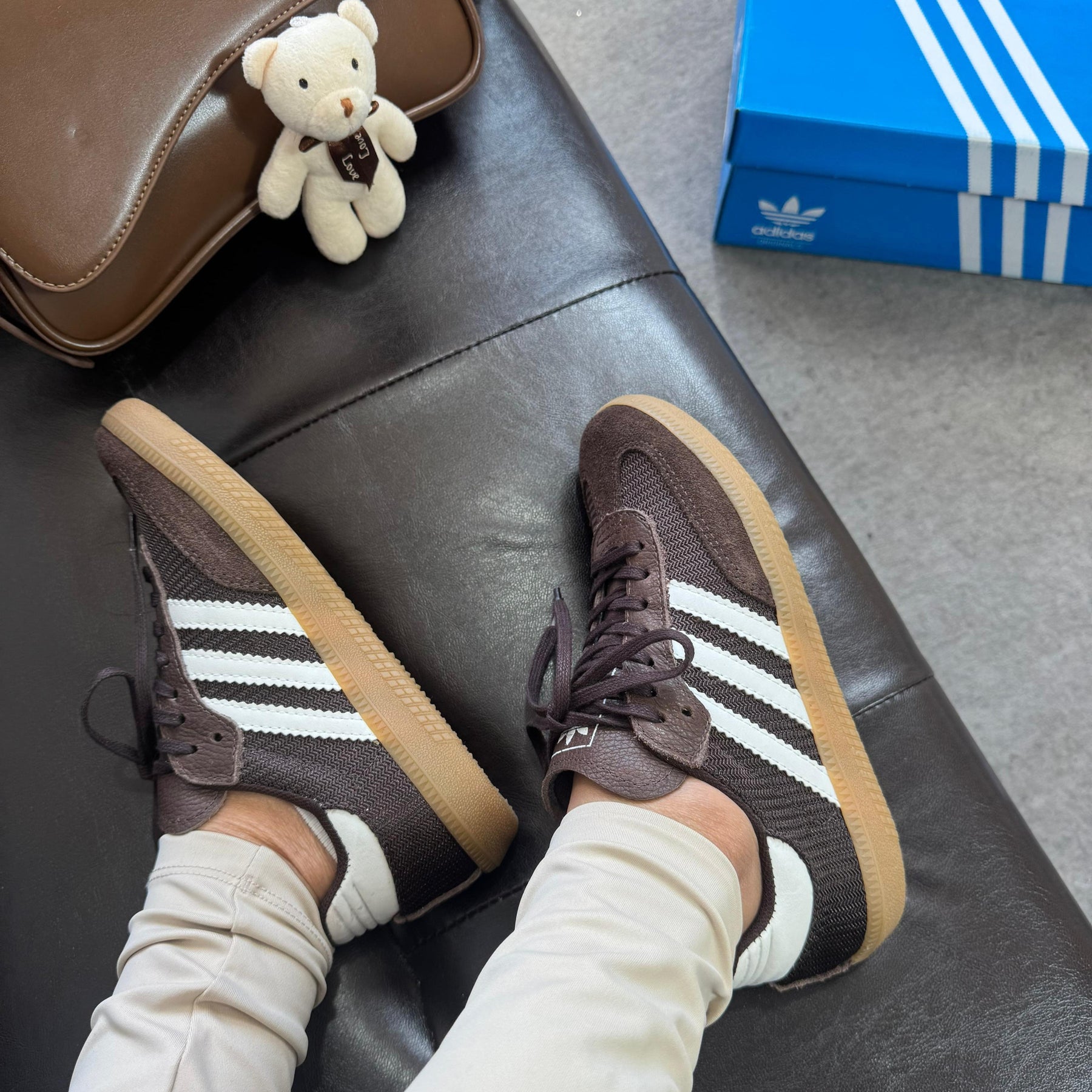 Tênis Adidas Samba OG Café Tricô em Couro Legítimo