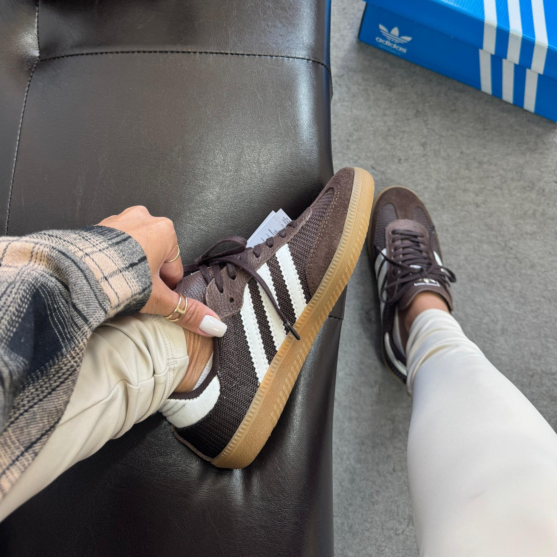 Tênis Adidas Samba OG Café Tricô em Couro Legítimo