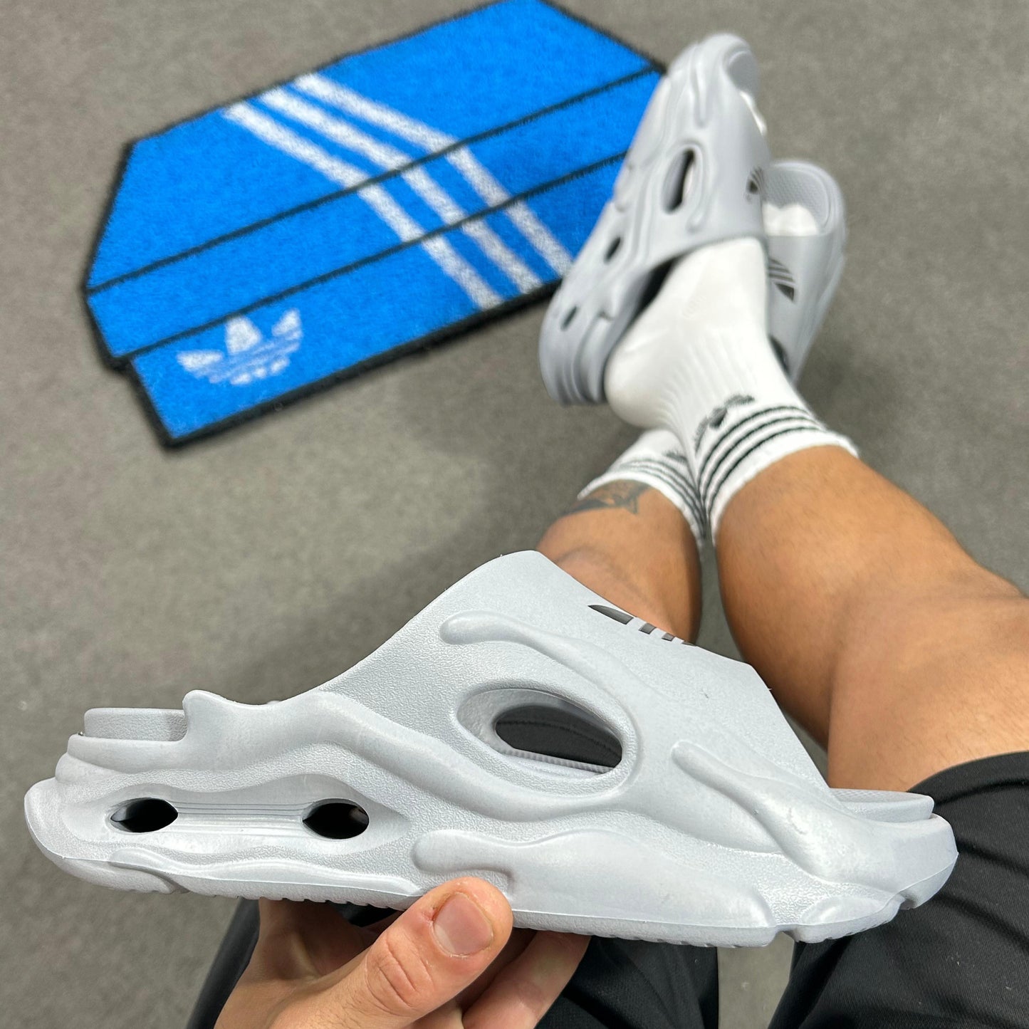 Chinelo Adidas Slid Plataforma Cinza Premium