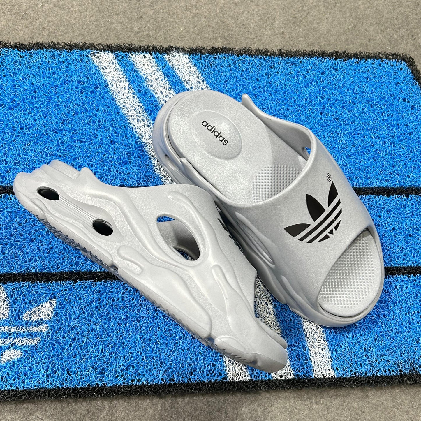 Chinelo Adidas Slid Plataforma Cinza Premium