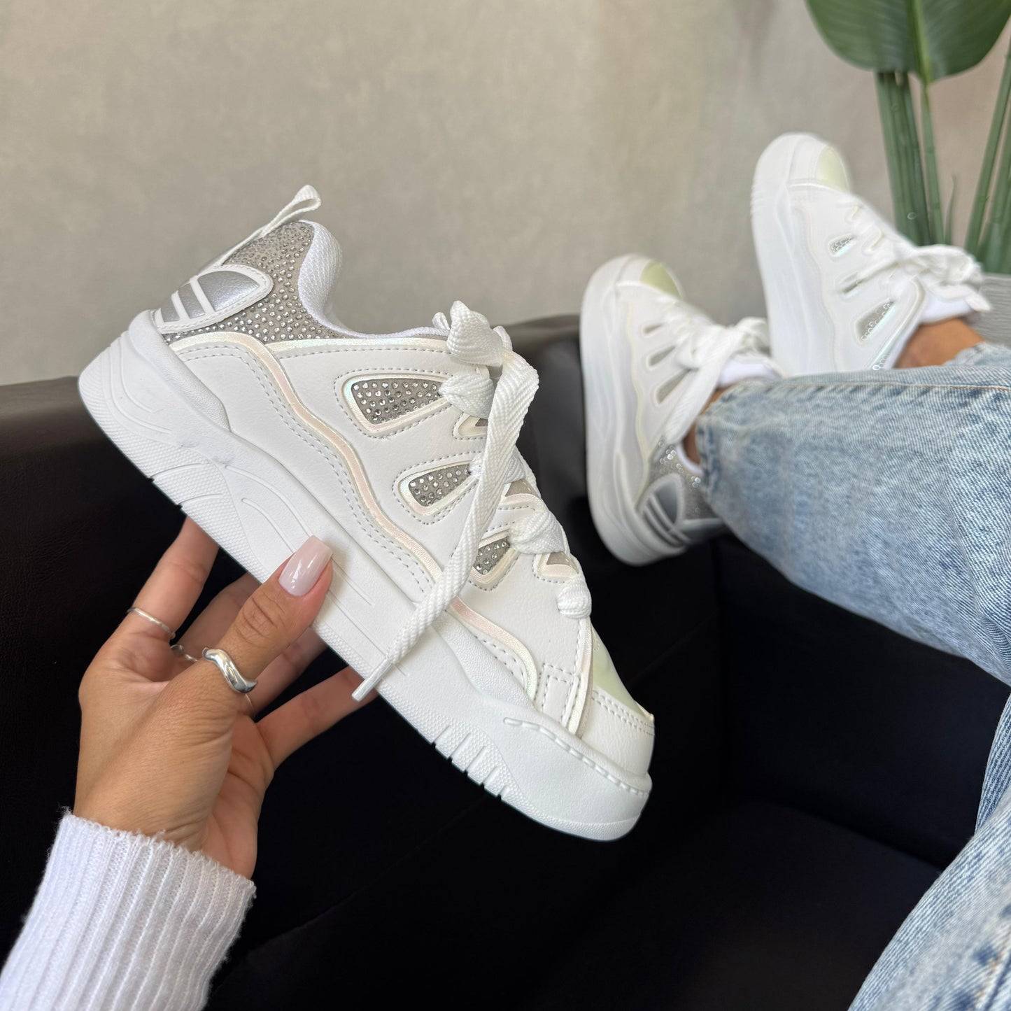 Tênis Adidas Oziris Pedraria Branco Prime