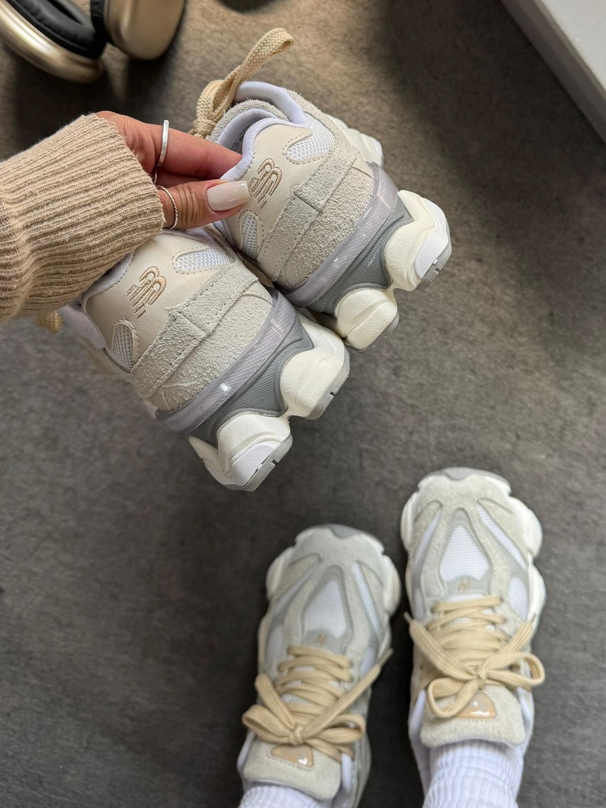 Tênis New Balance 9060 Sea Salt Vanilla Cream Couro Legítimo