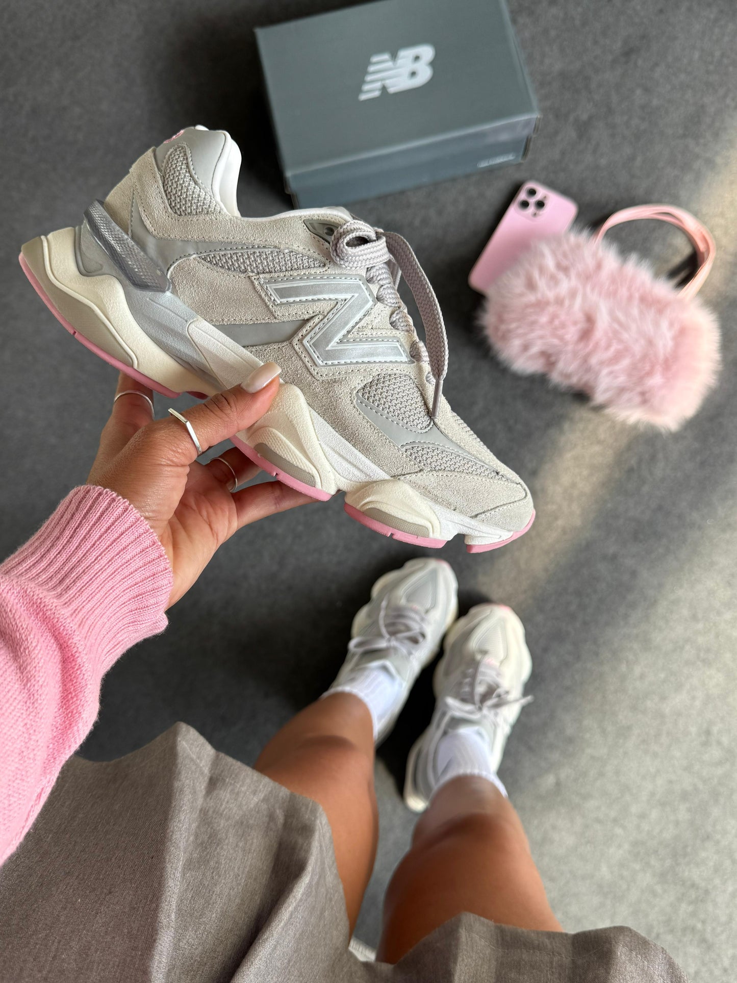 Tênis New Balance 9060 Danone Couro Legítimo