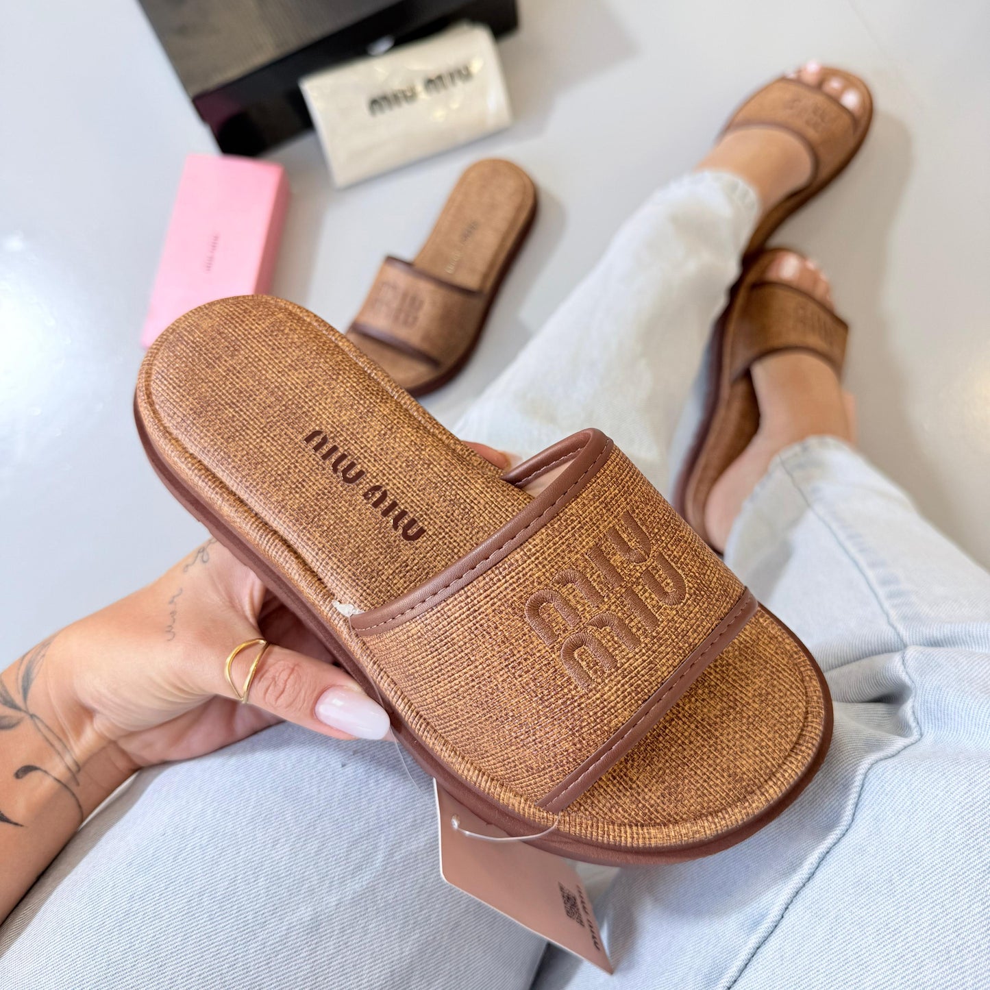 Sandália Miu Miu Caramelo Elegancy