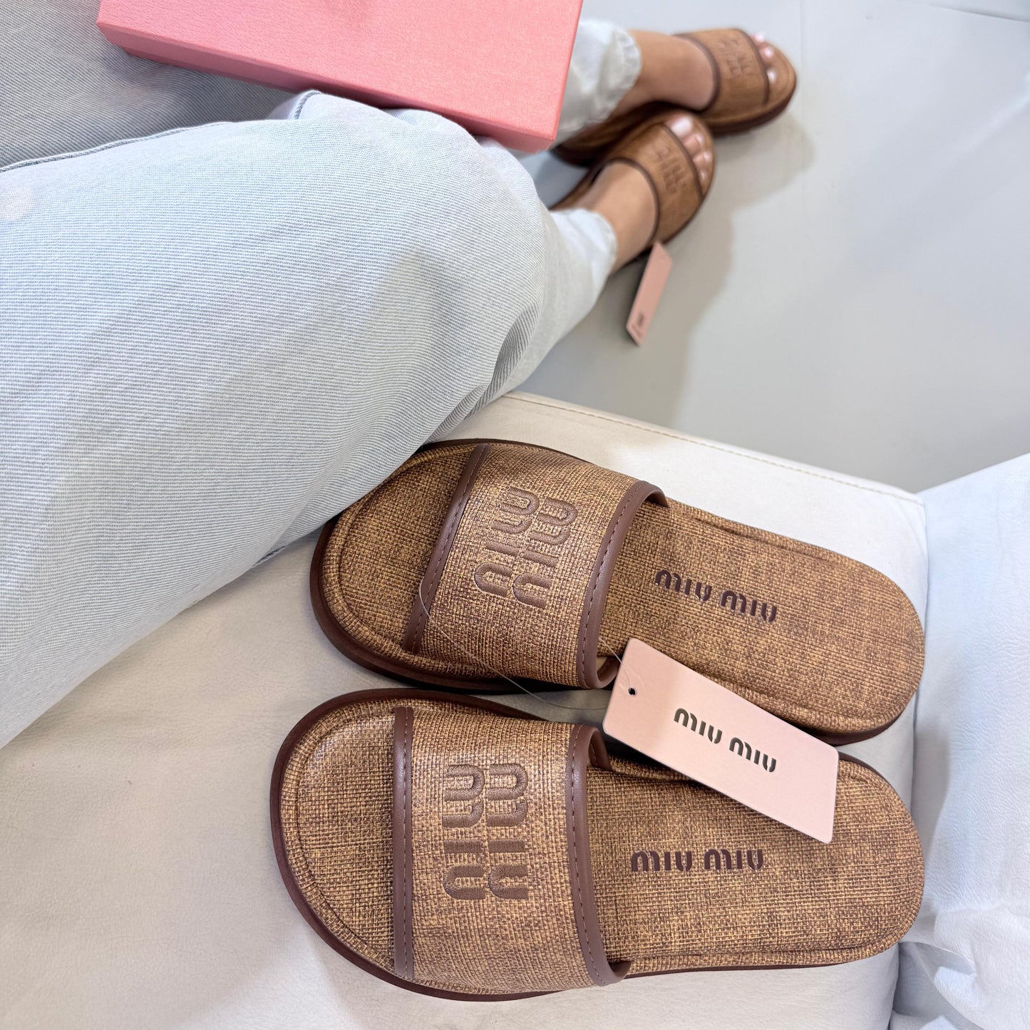 Sandália Miu Miu Caramelo Elegancy
