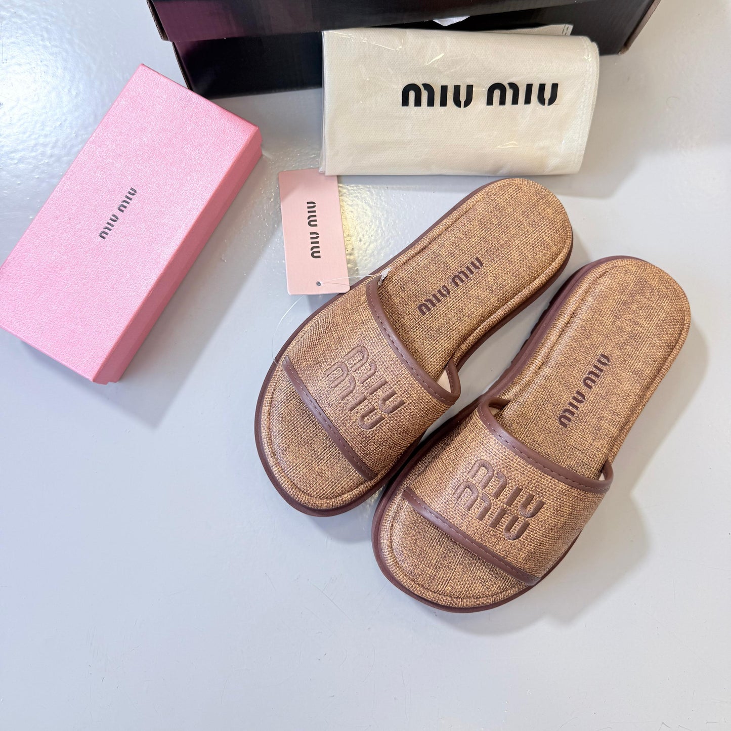 Sandália Miu Miu Caramelo Elegancy