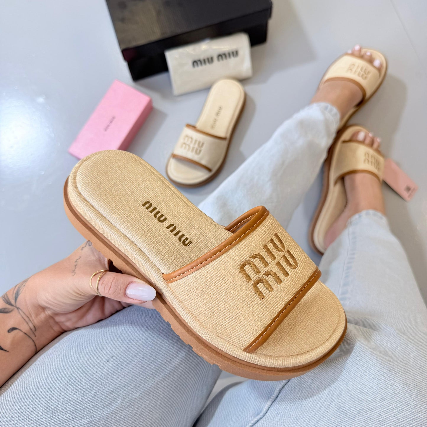 Slide Sumer Miu Miu Bege Elegancy
