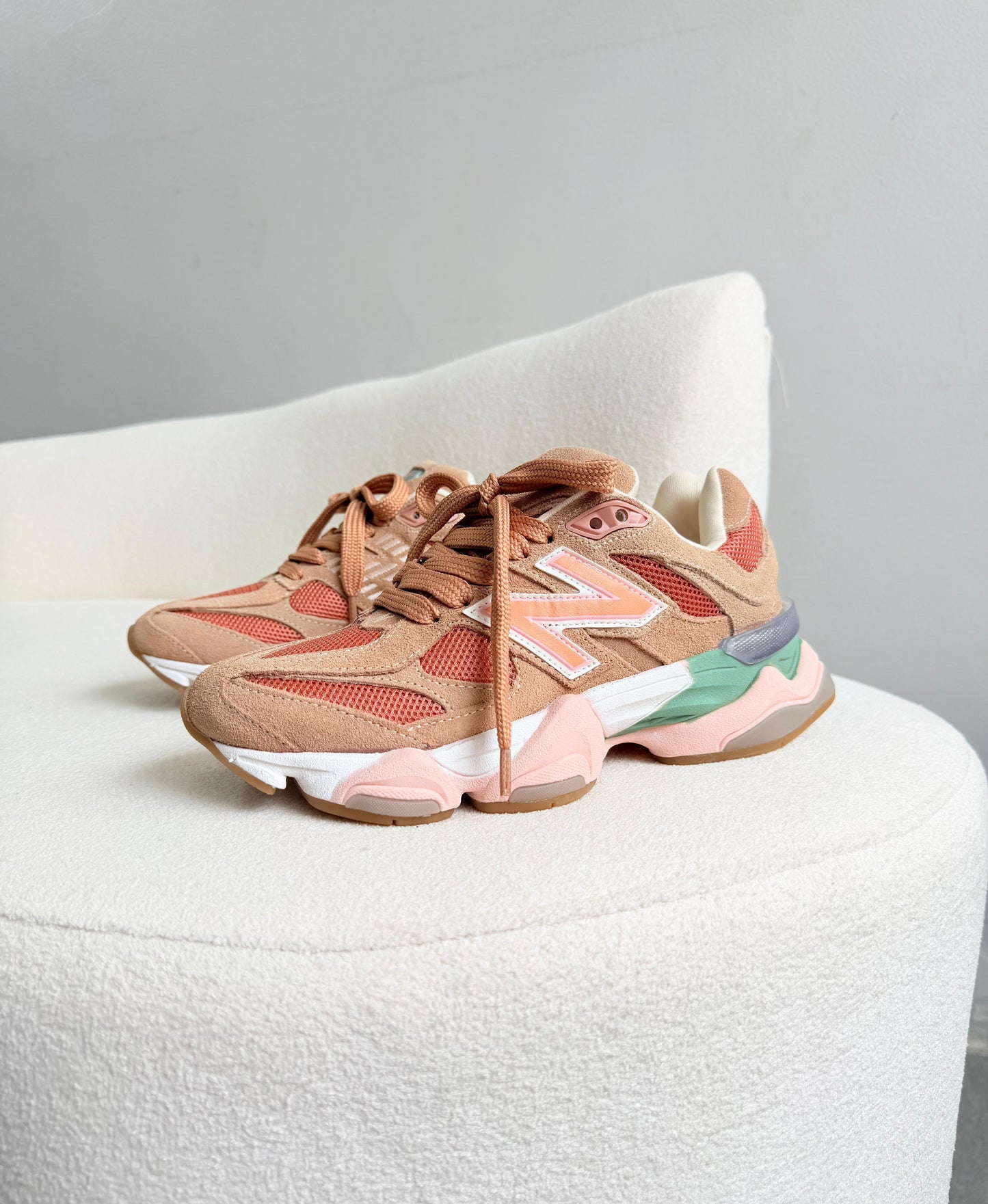 Tênis New Balance 9060 Sea Salt Colorway Couro Legítimo