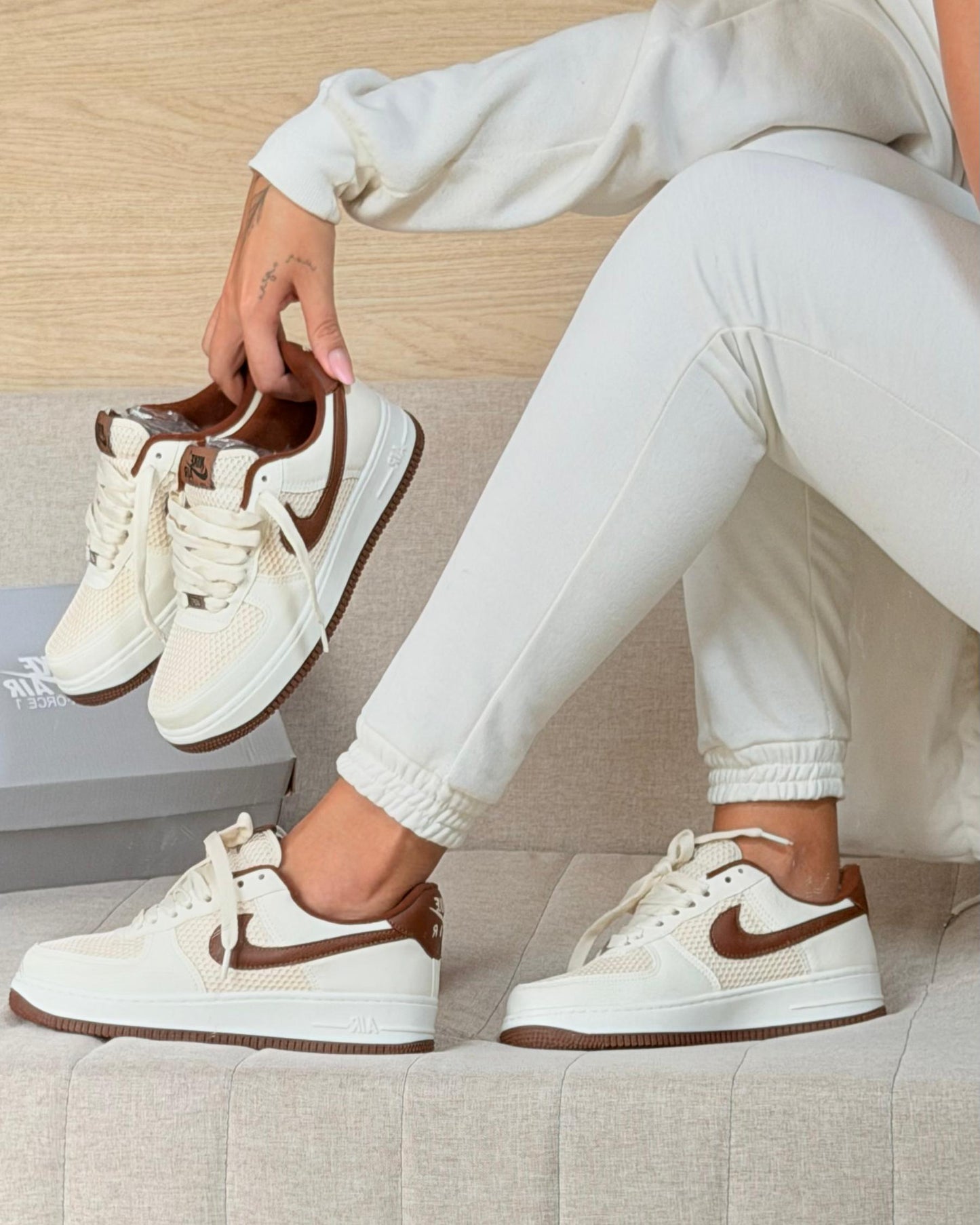 Tênis Nike Air Force Off Castanho Premium