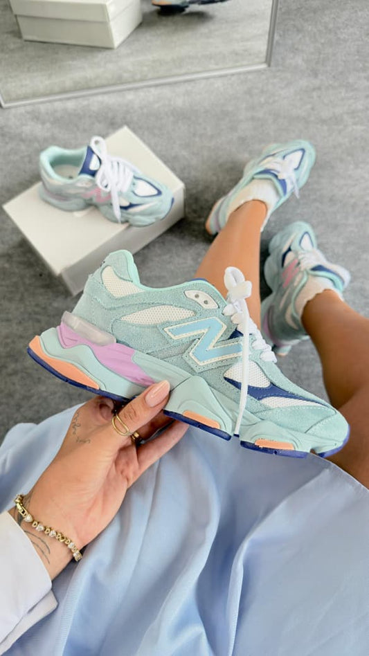 Tênis New Balance 9060 Sea Salt Azul Rosa Couro Legítimo