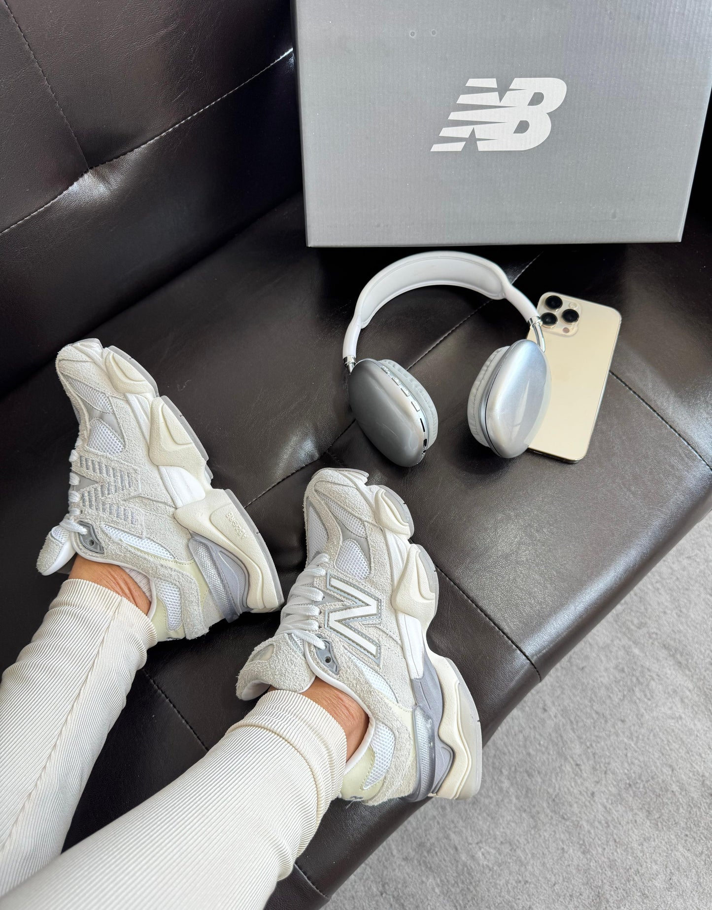 Tênis New Balance 9060 Sea Salt Cinza Prime Couro Legítimo