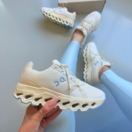 Tênis ON Cloud Cloudsurfer Off White Azul Bebê Prime