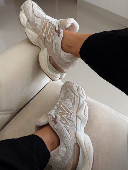 Tênis New Balance 9060 Sea Salt Salmão Off Couro Legítimo