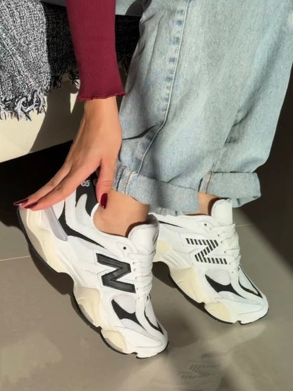 Tênis New Balance 9060 Sea Salt Branco e Preto Feminino Couro Legítimo
