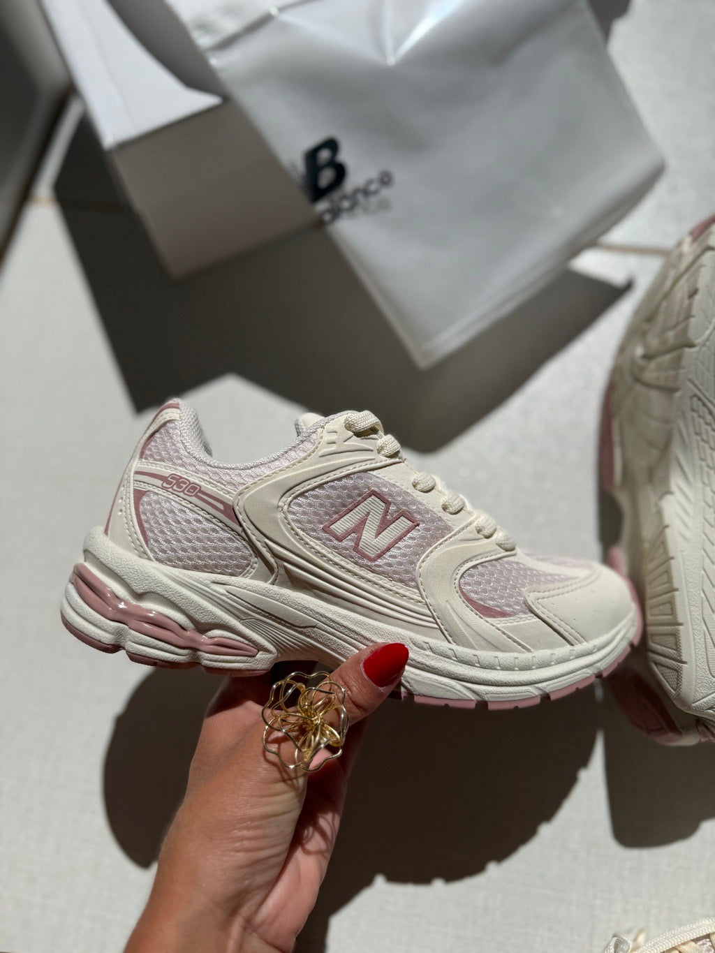 Tênis New Balance 530 Off White Rosa