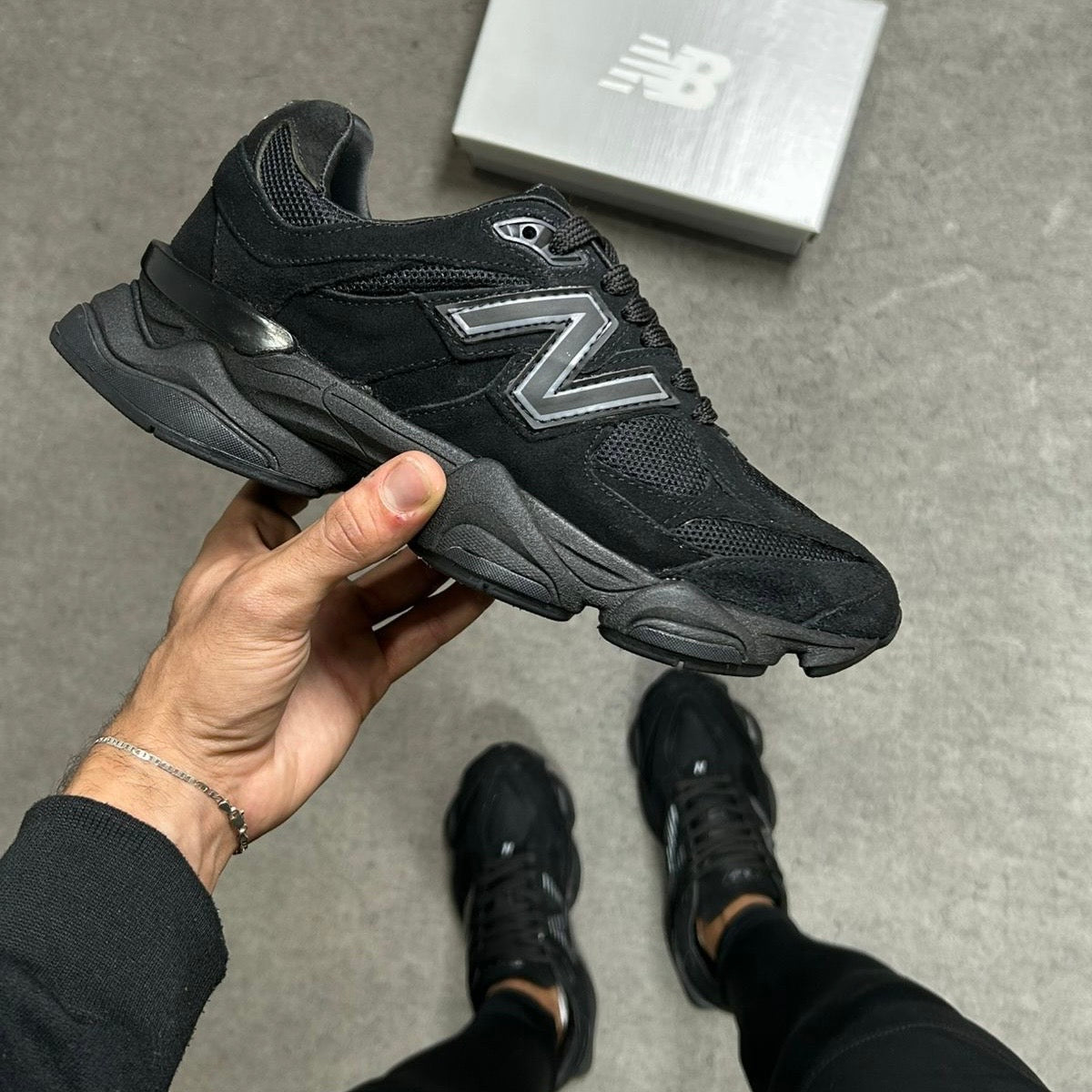 Tênis New Balance 9060 Sea Salt Preto Masculino Couro Legítimo