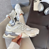 Tênis New Balance 9060 Sea Salt Cinza Prime Couro Legítimo