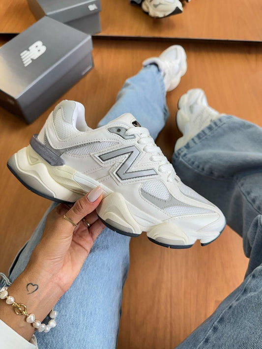 Tênis New Balance 9060 Sea Salt Branco Couro Legítimo