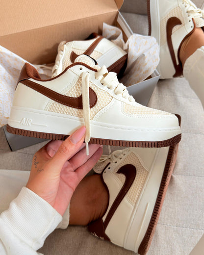 Tênis Nike Air Force Off Castanho Premium