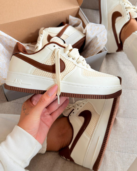 Tênis Nike Air Force Off Castanho Premium