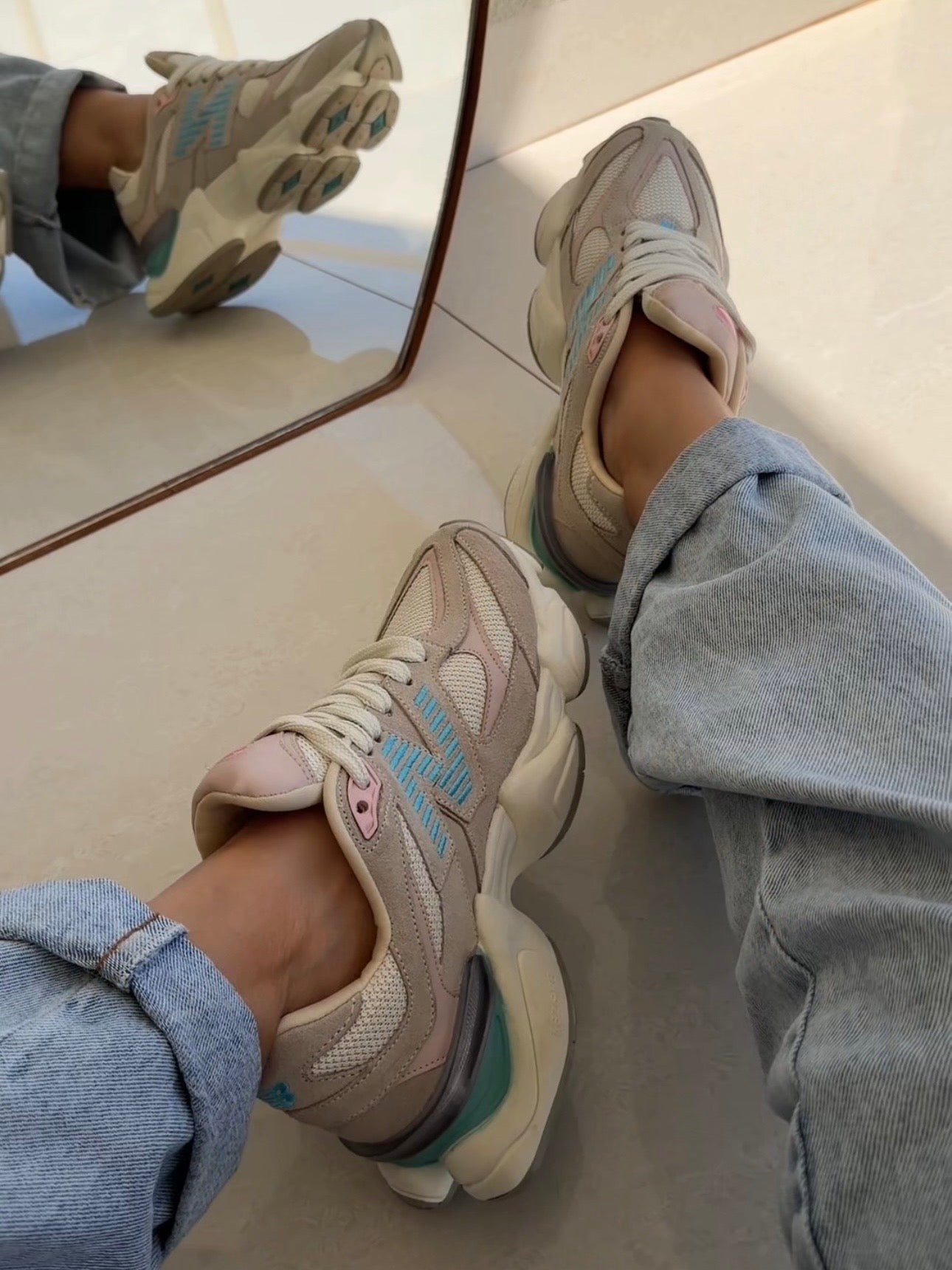Tênis New Balance 9060 Sea Salt Nude Azul Couro Legítimo