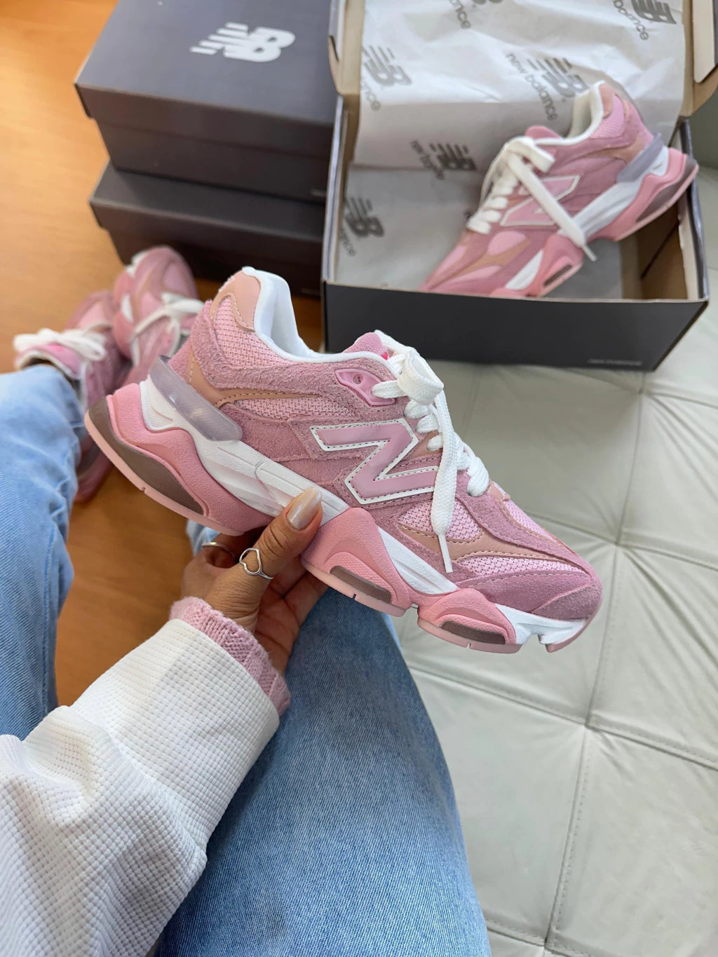 Tênis New Balance 9060 Sea Salt Rosa Flamingo Couro Legítimo