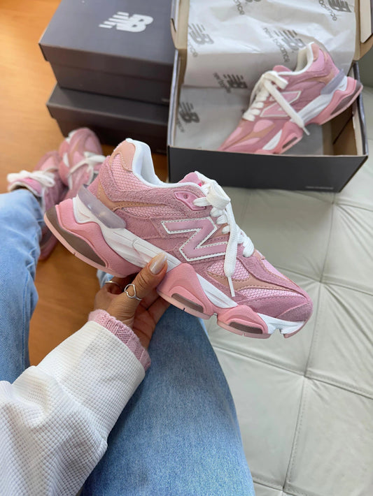 Tênis New Balance 9060 Sea Salt Rosa Flamingo Couro Legítimo
