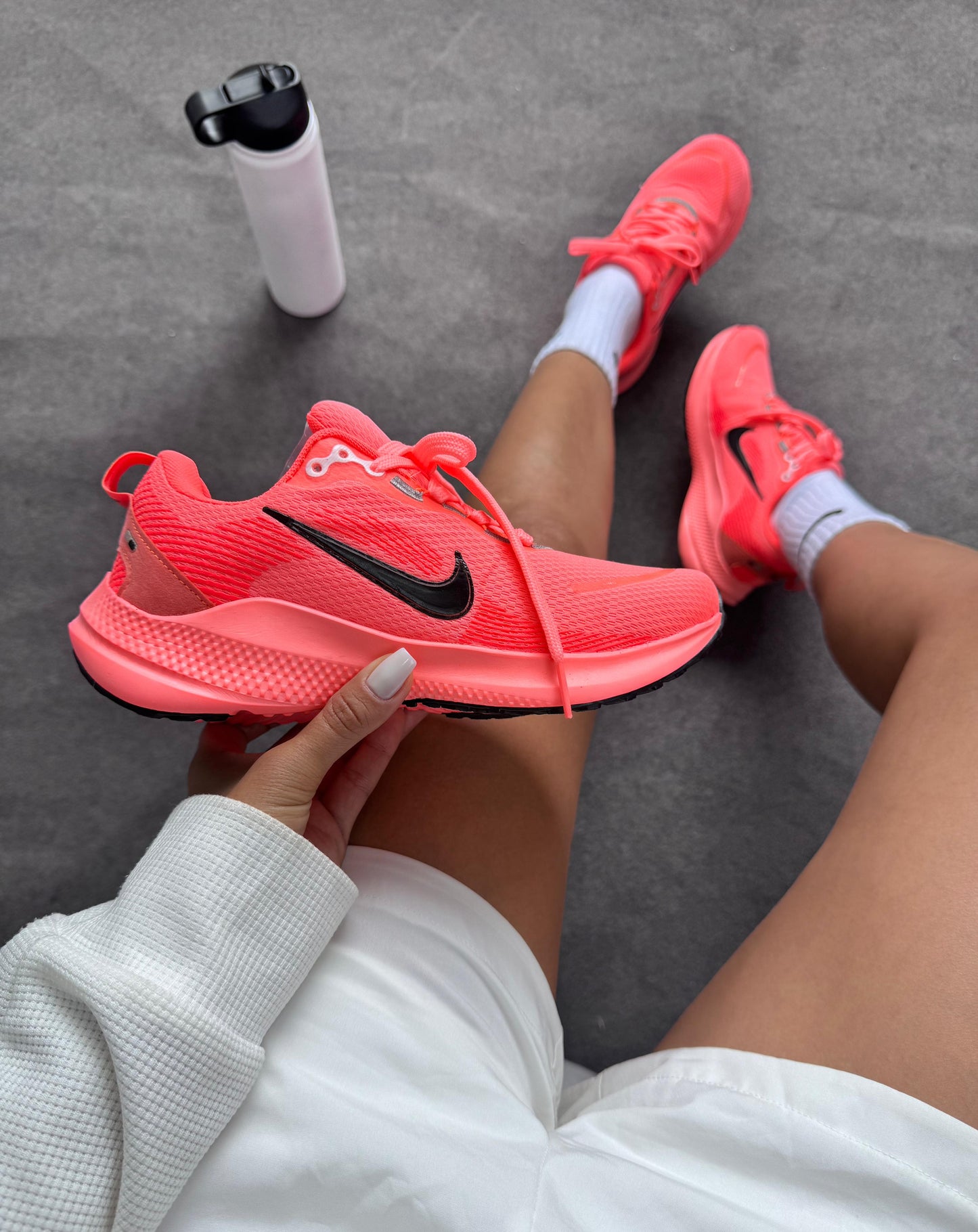 Tênis Nike Vomero 18 Rosa Neon Prime